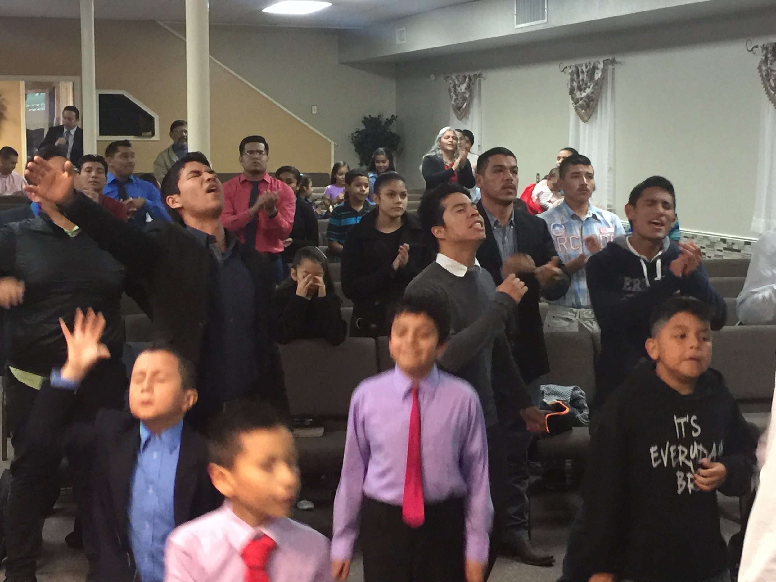 Culto de Jovenes para la Gloria de Dios en Garland, TX