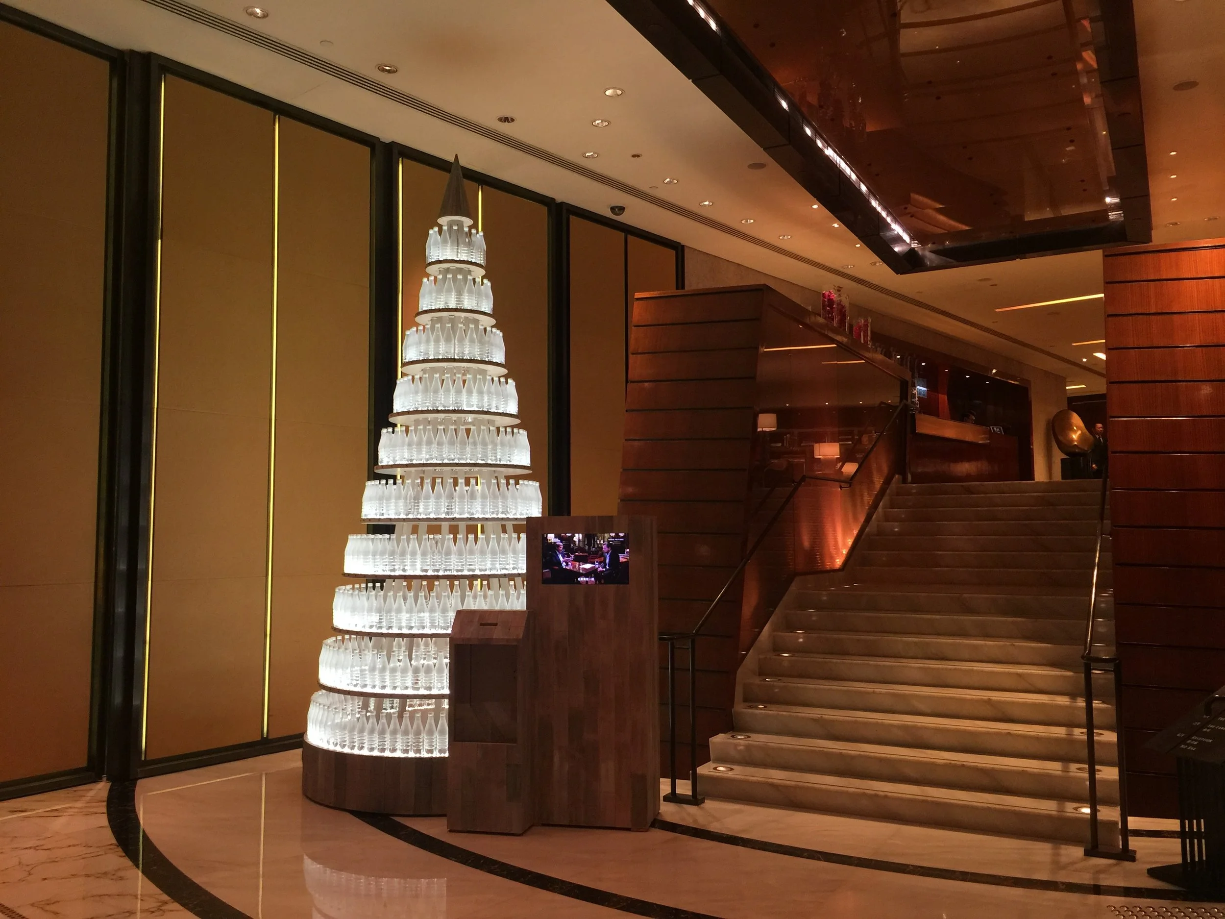 LANDMARK MANDARIN ORIENTAL FESTIVE DECOR