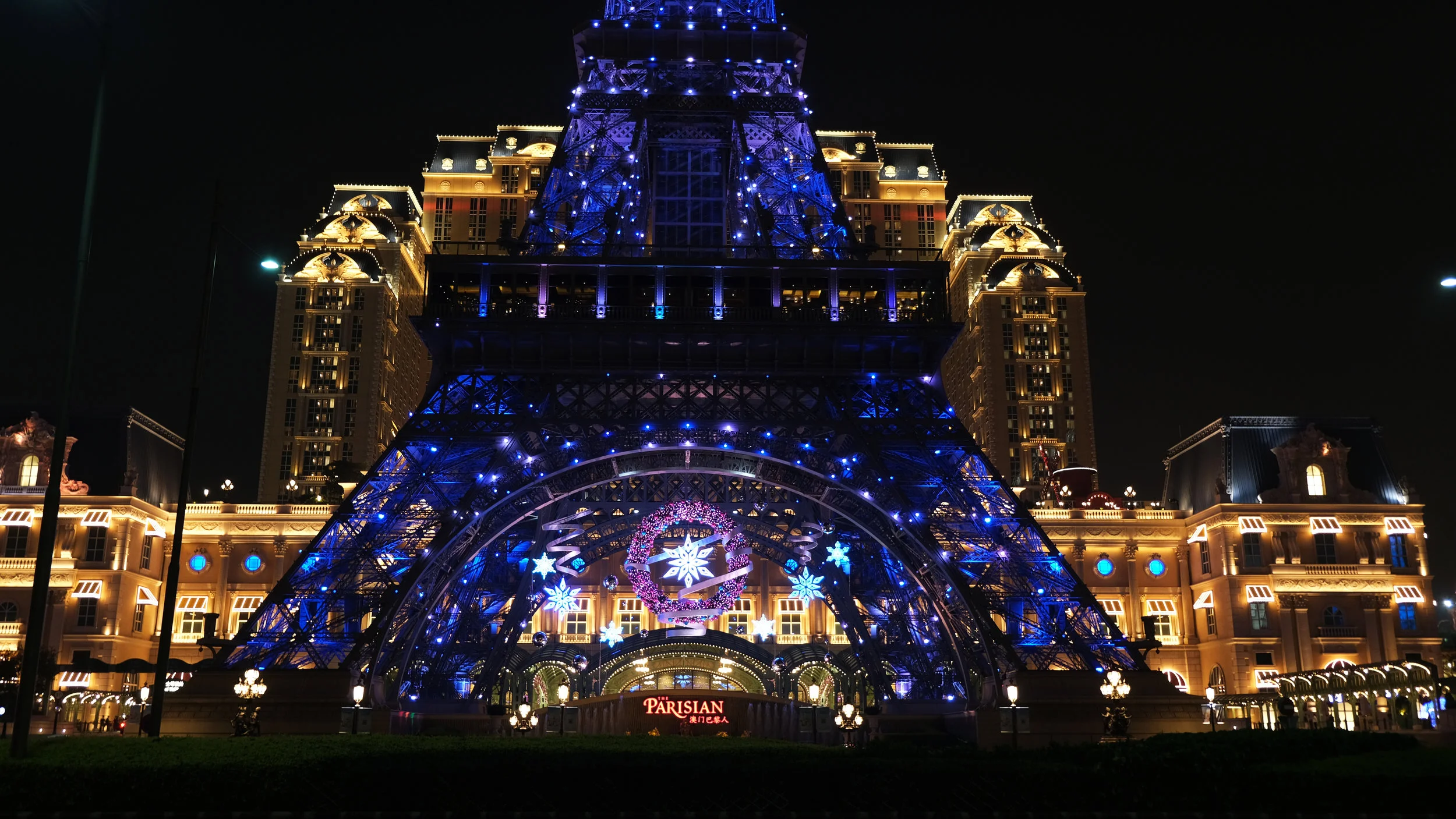 CHRISTMAS INSTALLATION FOR SANDS MACAO 