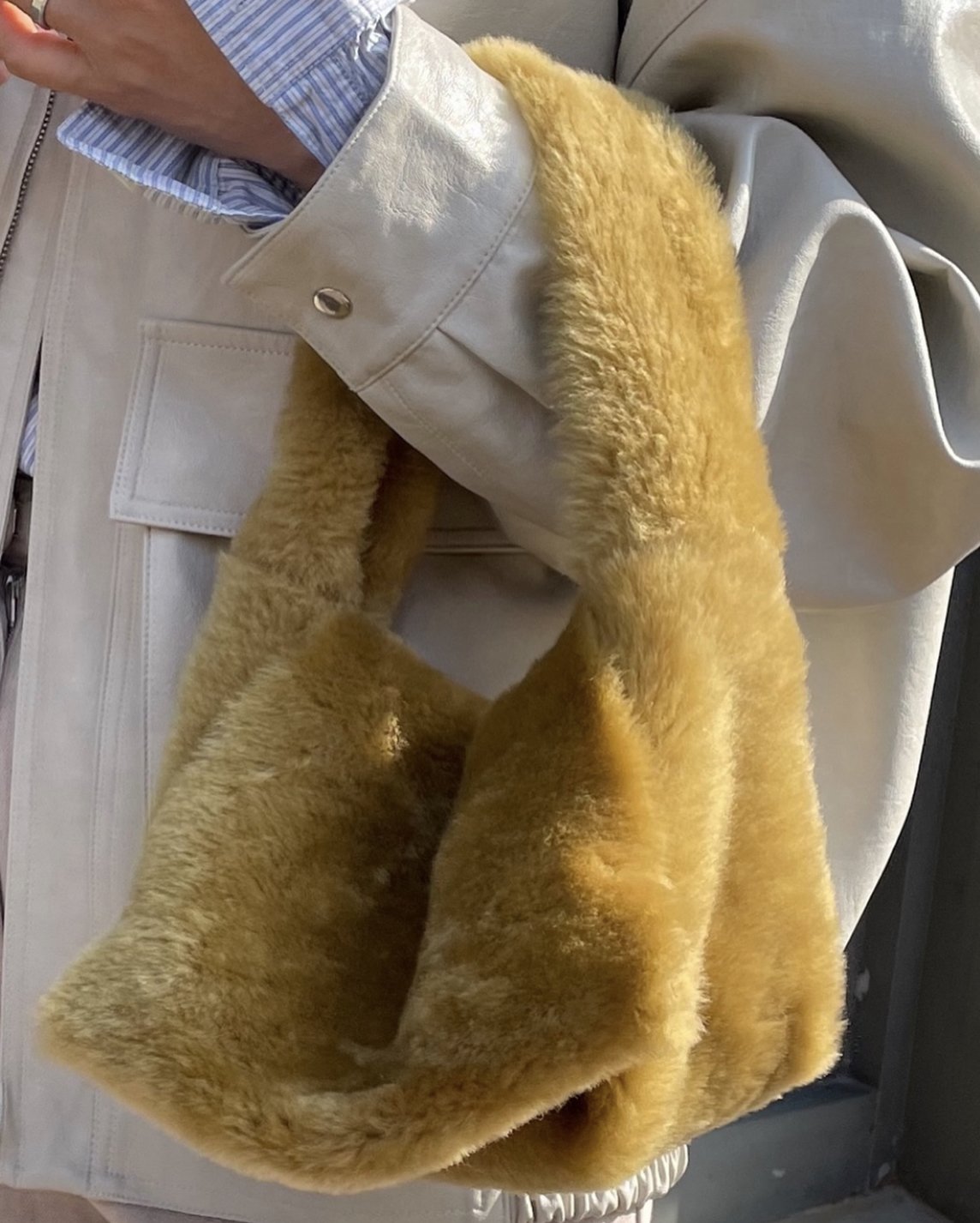  shearling in gold 