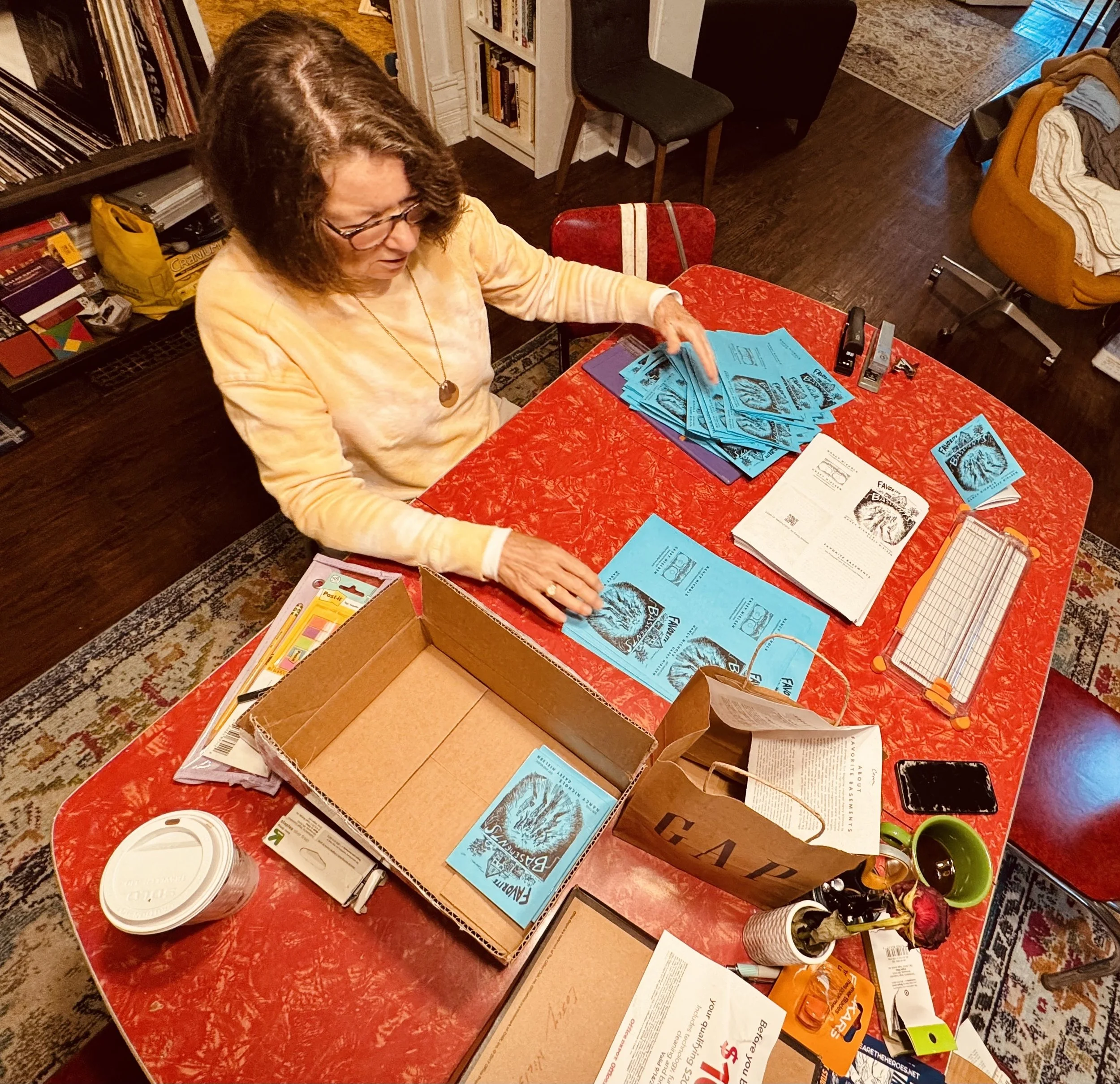 Making Zines w Mom.jpg