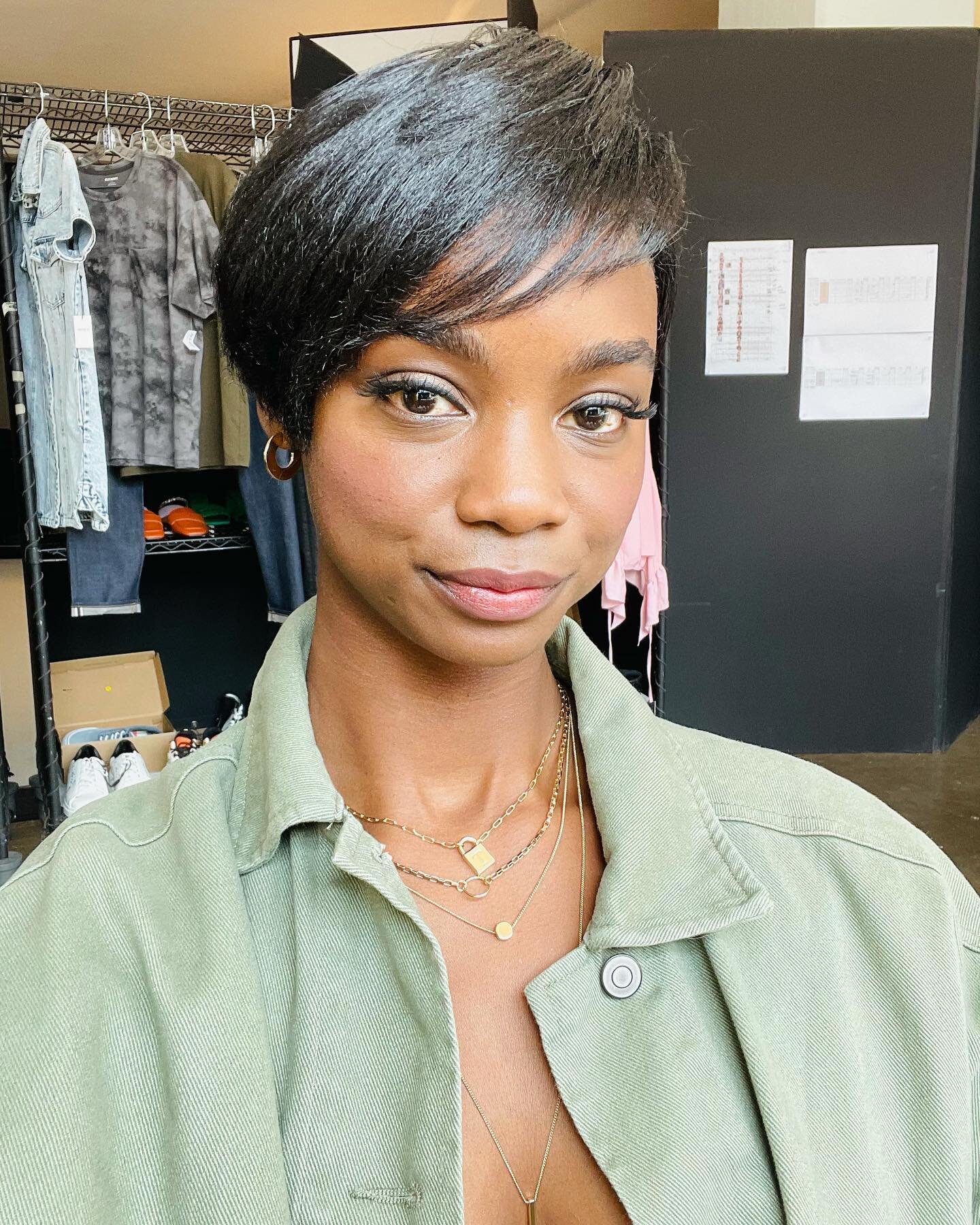 Bright eyed on set with a new cut 💇🏾&zwj;♀️ 📸

Ok but I&rsquo;m feeing this look tho 👀
.
.
.
.
.
#actor #model #setlife #nyc #casting