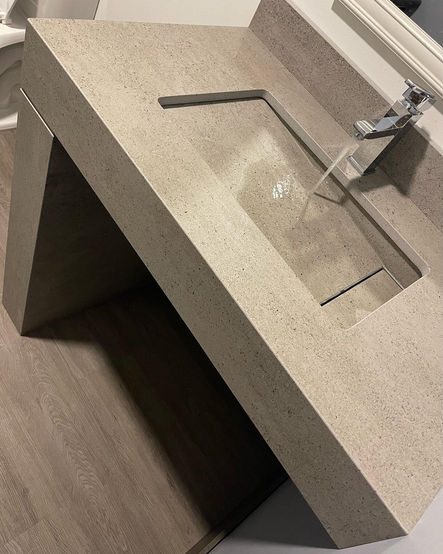Shadow Edge with an all in one sink in &hellip;..you guessed it! Dekton.