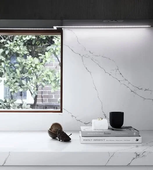 Vicostone Venatino 2CM Polished2.jpg