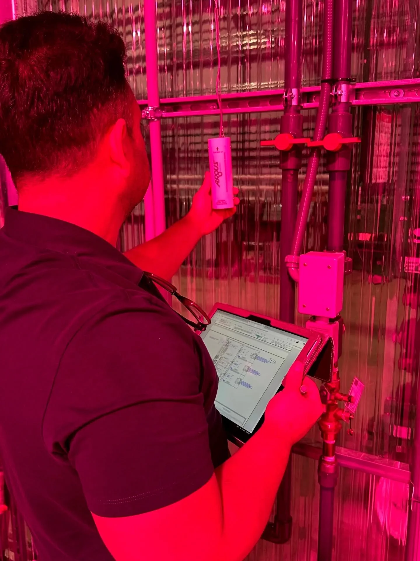 Excited to be on site at Applied Bio-nomics @goodbugsworkhere to commission their new TITAN System. Procured and managed by Horti-Tech Controls for their 8-zone @harnois.ghs gutter-connected greenhouse. 🌱 

The system integrates a @biothermsolutions