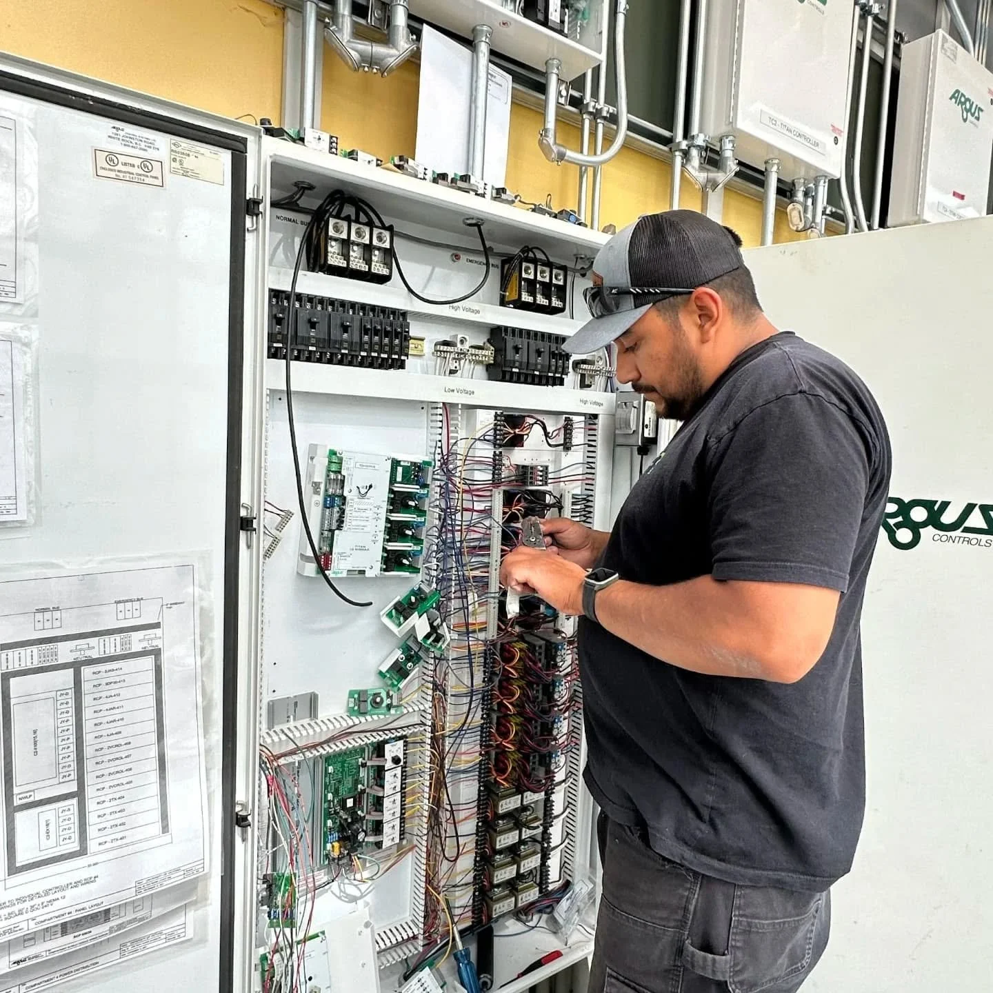 We&rsquo;re proud to have supported the University of Victoria 🌿 in upgrading five of their research greenhouses from the original Argus Classic system to the advanced Argus Titan platform.

This project involved modernizing the control systems whil