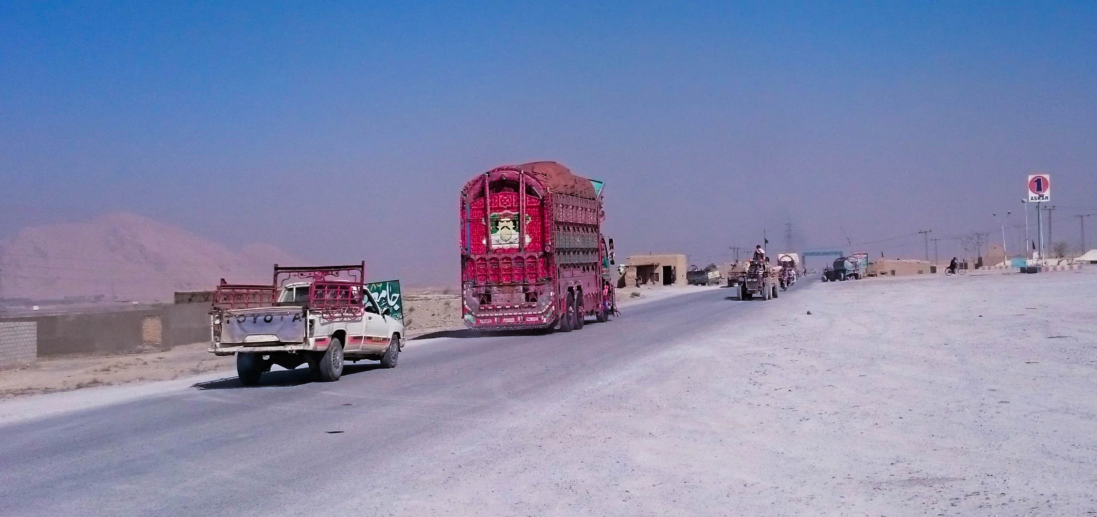 Looking back to the exit of Quetta.