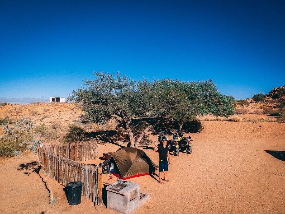 When we stayed somewhere for 3 days, it already felt like home. I loved camping at the White House in the middle of nowhere. The stars at night were some of the brightest I've ever seen in my life. 
.
.
.
Not that we managed to make any decent photo 