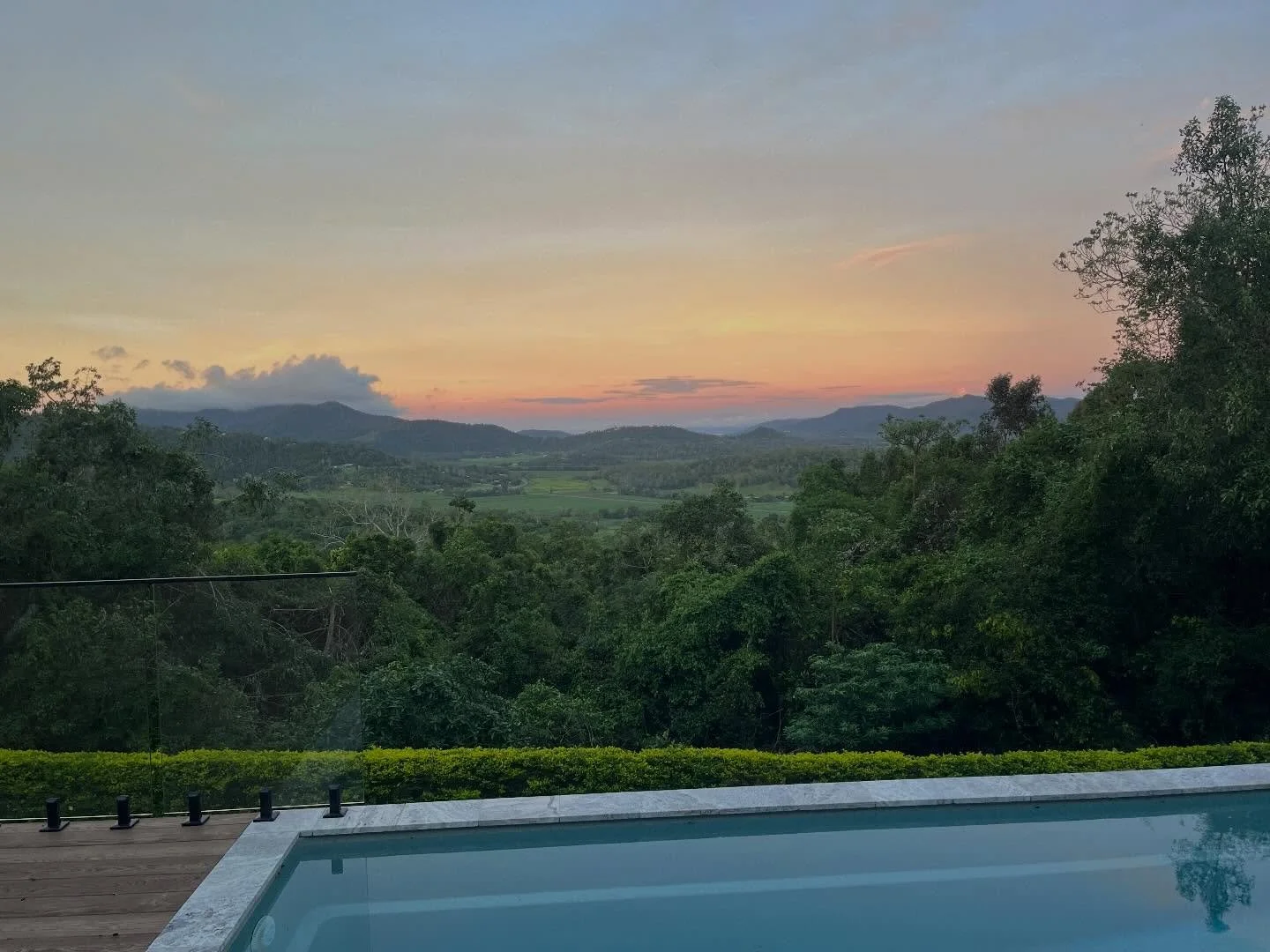 2026 ~ I am officially back at work. I had a wonderful 3 weeks off from seeing 1:1 clients. Just floating from day to day and doing what I wanted when I wanted. I quietly still worked in my product business ~ @_elemental_healing_ ~ and holding space 