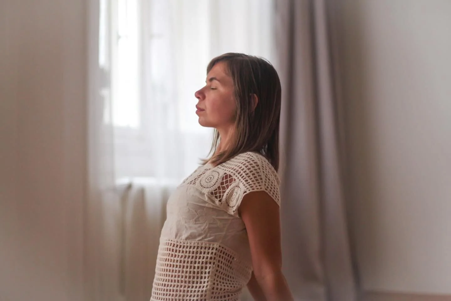 Laskav&yacute; vztah k sobě nen&iacute; samozřejmost a vnitřn&iacute; kritik ho um&iacute; pěkně naru&scaron;it.
Ř&iacute;k&aacute; n&aacute;m např&iacute;klad &bdquo;měla bys v&iacute;c makat. Dnes jsi nebyla moc produktivn&iacute;. Mysl&iacute;&sca