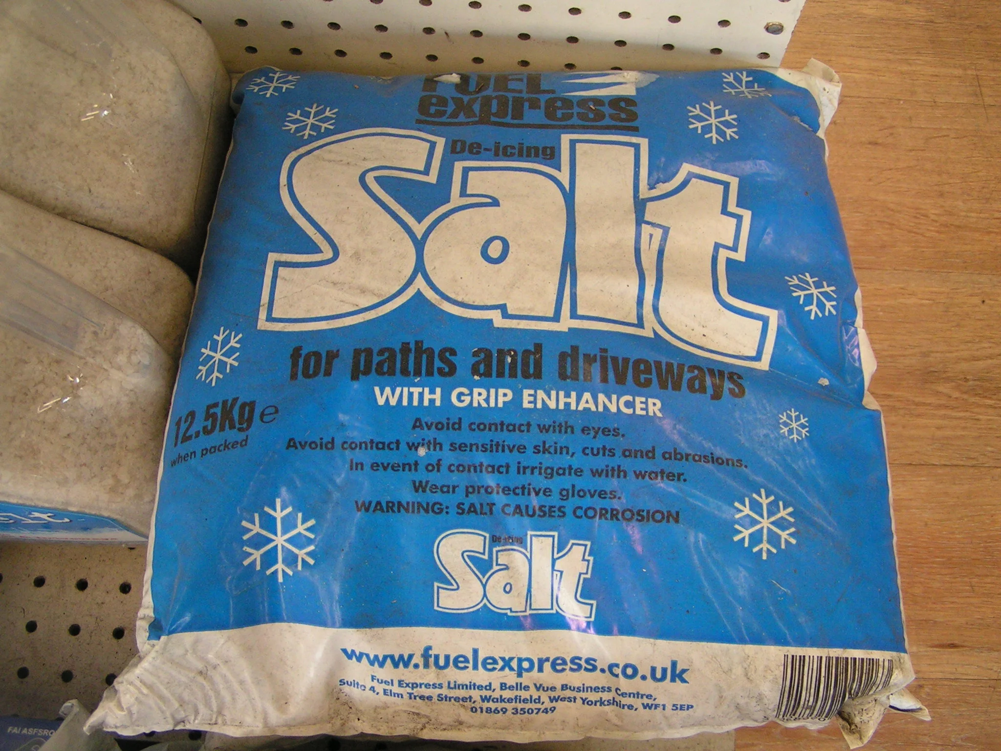 Salt for deicing. — Thomsons Hardware