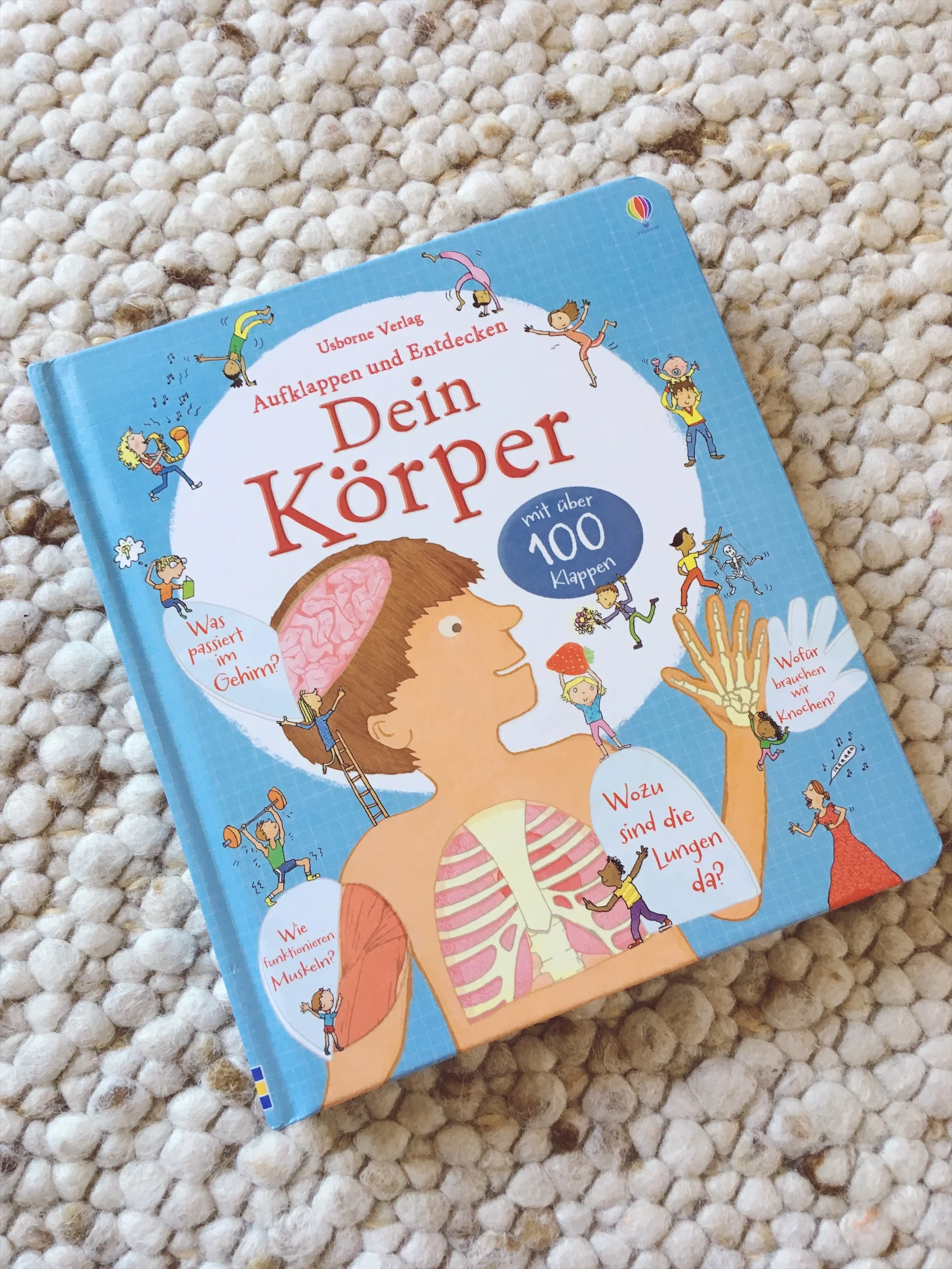 Aufklappen und Entdecken: Eintauchen in den eigenen Körper