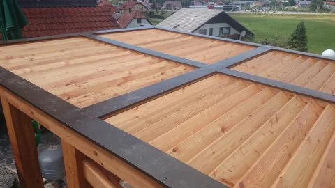 Takšen je bil izgled nove pergole. Boštanj (Radna).
