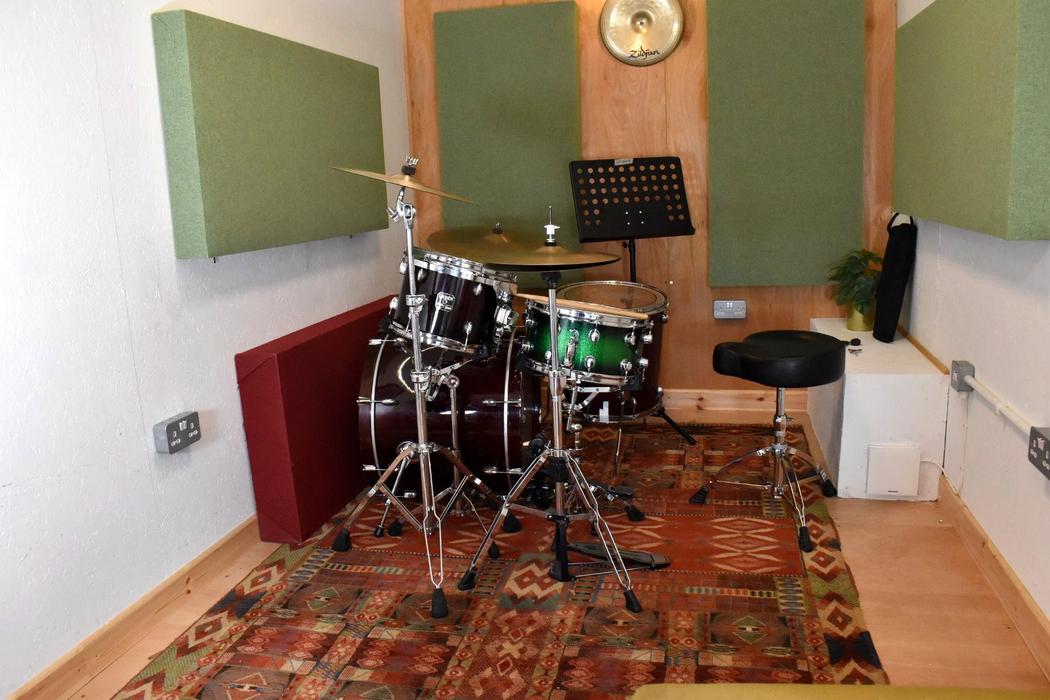 Drum_Palace_01.jpg
