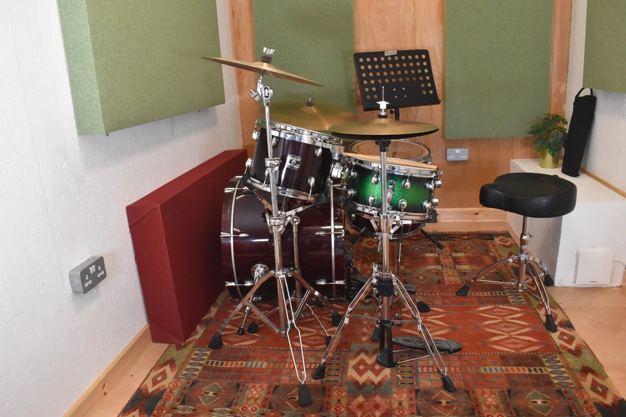 Drum_Palace_02.jpg
