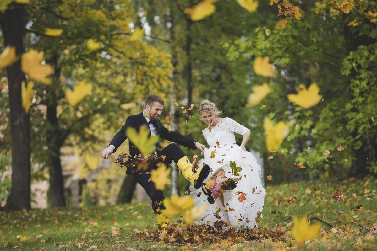 Mari &amp; Kaarel | A Fun Fall Wedding in Tartu