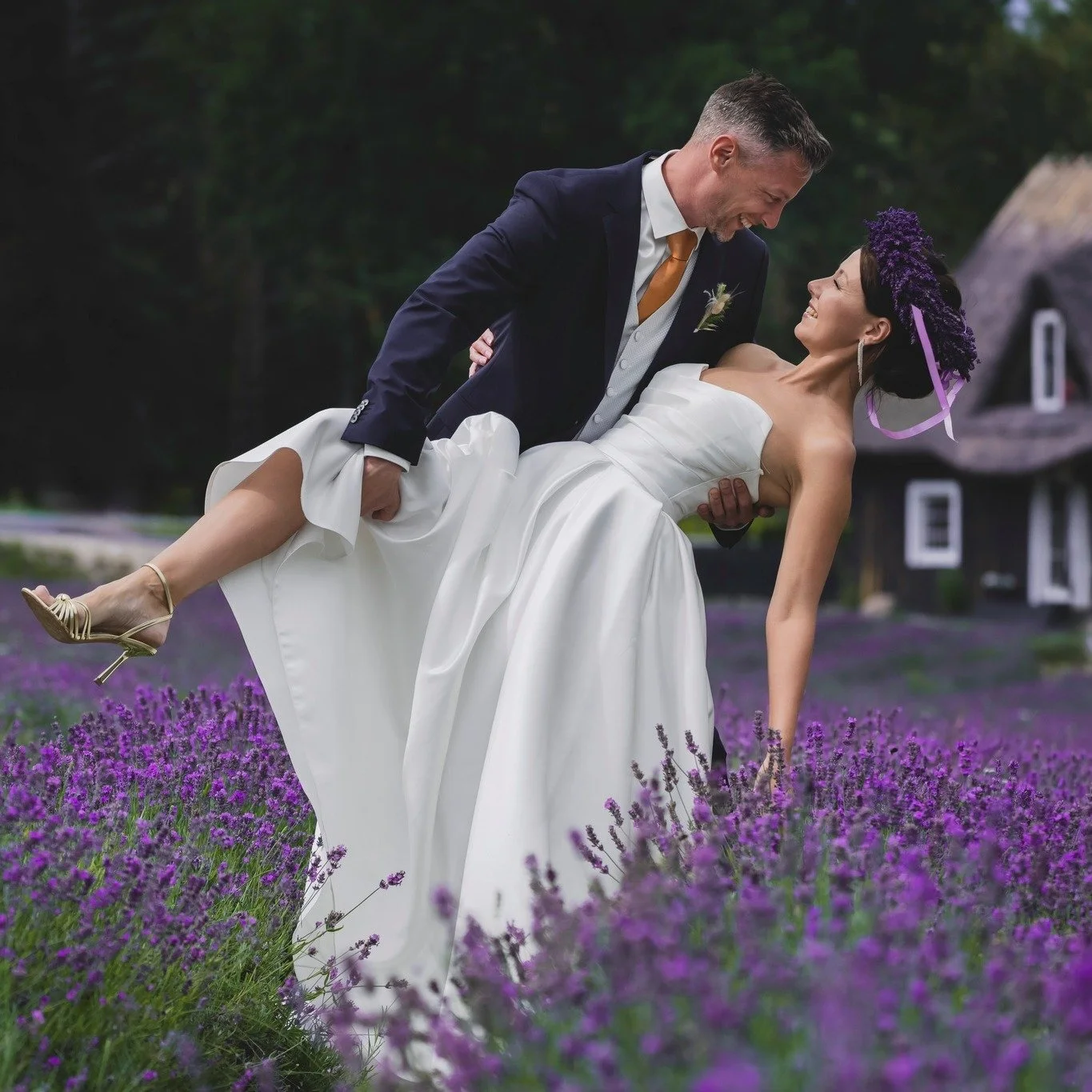 Suveromantika lavendlip&otilde;llul 💜😍
Vaata rohkem fotosid Pille ja Basi pulmast:  Link bios

#rosenvaldphotography #weddinginspiration #weddingstory #realweddings #europeweddingphotographer #canon_photos #weddingstyle #fearlessphotographers #visi