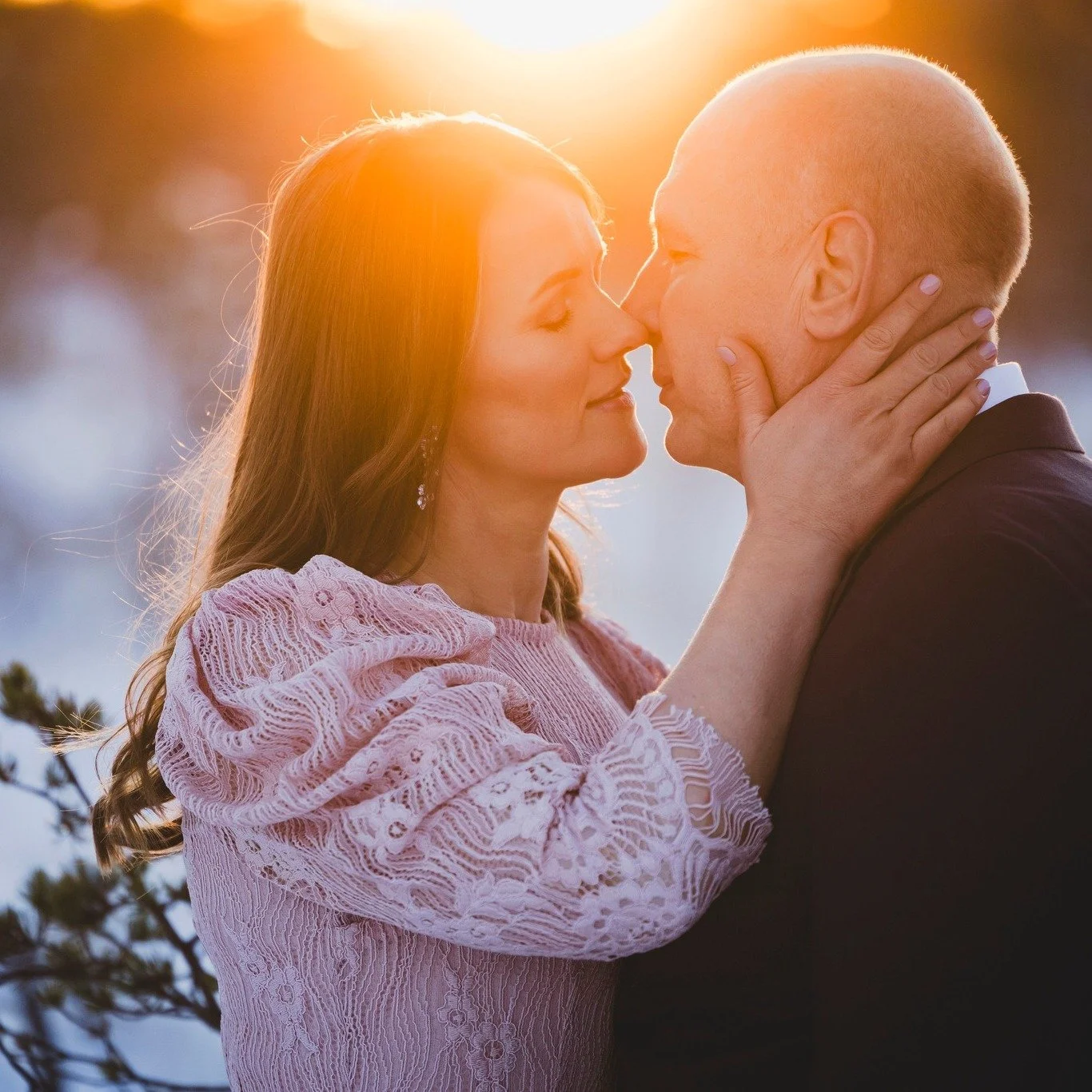 Uu, Mari-Liis ja Rein otsustasid abielluda 31. detsembril ja t&auml;histada seda oma lemmikpaigas Soomaal &uuml;he talvise ja &uuml;dini &auml;geda fotosessiooniga!

PS. Soovitan Soomaa puhkek&uuml;lale pilgu peale heita, v&auml;ga &auml;ge ;)