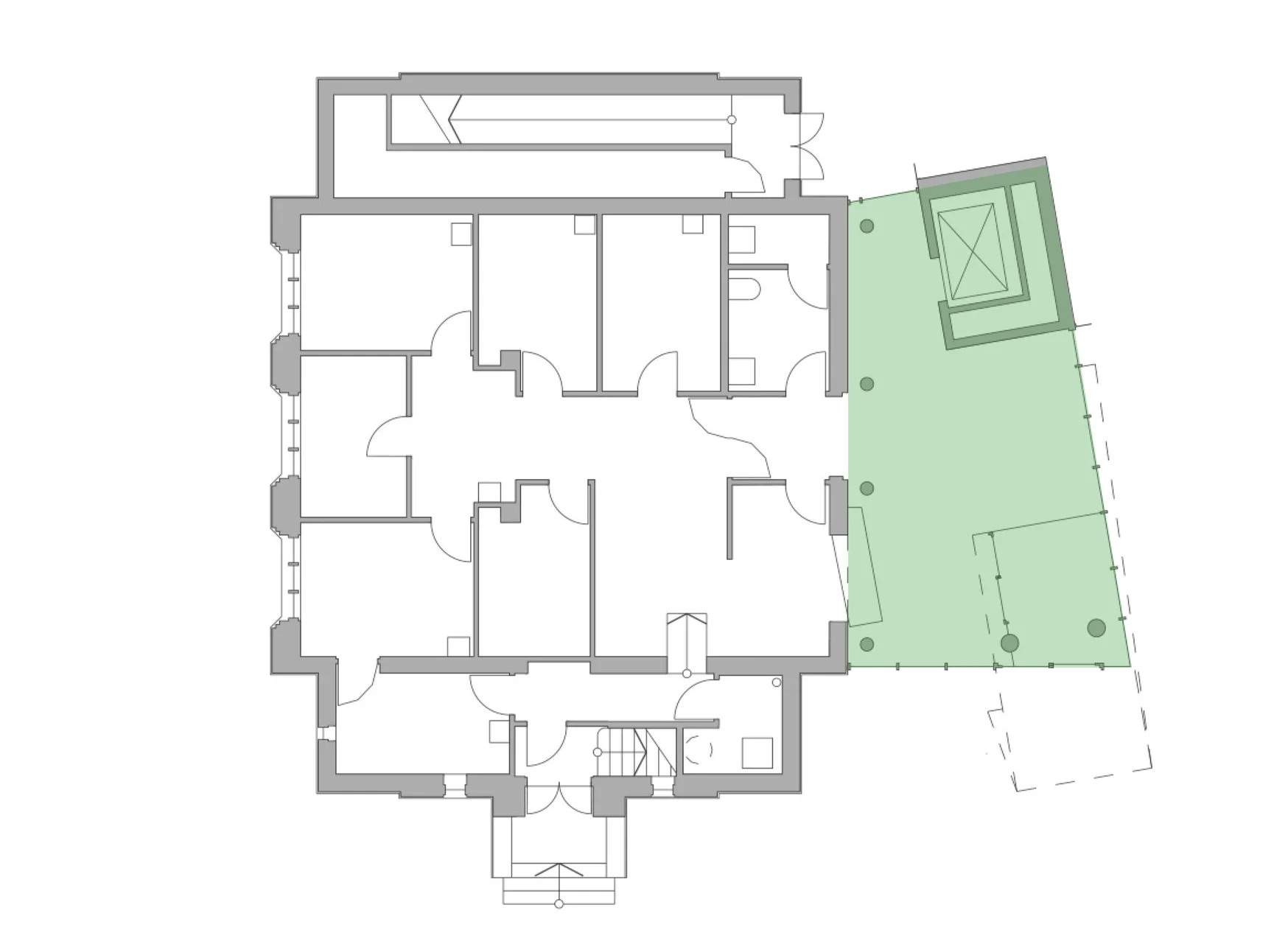 ….The original 1931 structure was stabilized and restored over a two-year period following heritage requirements. The subsequent addition is a trapezoidal shape, wider at the front than it is at the back. This accommodates a welcoming entrance, reception desk and vestibule. The narrower end houses the elevator. ..La structure d’origine, datant de 1931, fut stabilisée et restaurée sur une période de deux ans, selon les exigences patrimoniales. L’ajout subséquent consiste en un volume trapézoïdal, plus large à l’avant qu’à l’arrière, conférant ainsi à l’entrée, à la réception et au vestibule un aspect accueillant. L’extrémité plus fine accueille l’ascenseur. ….