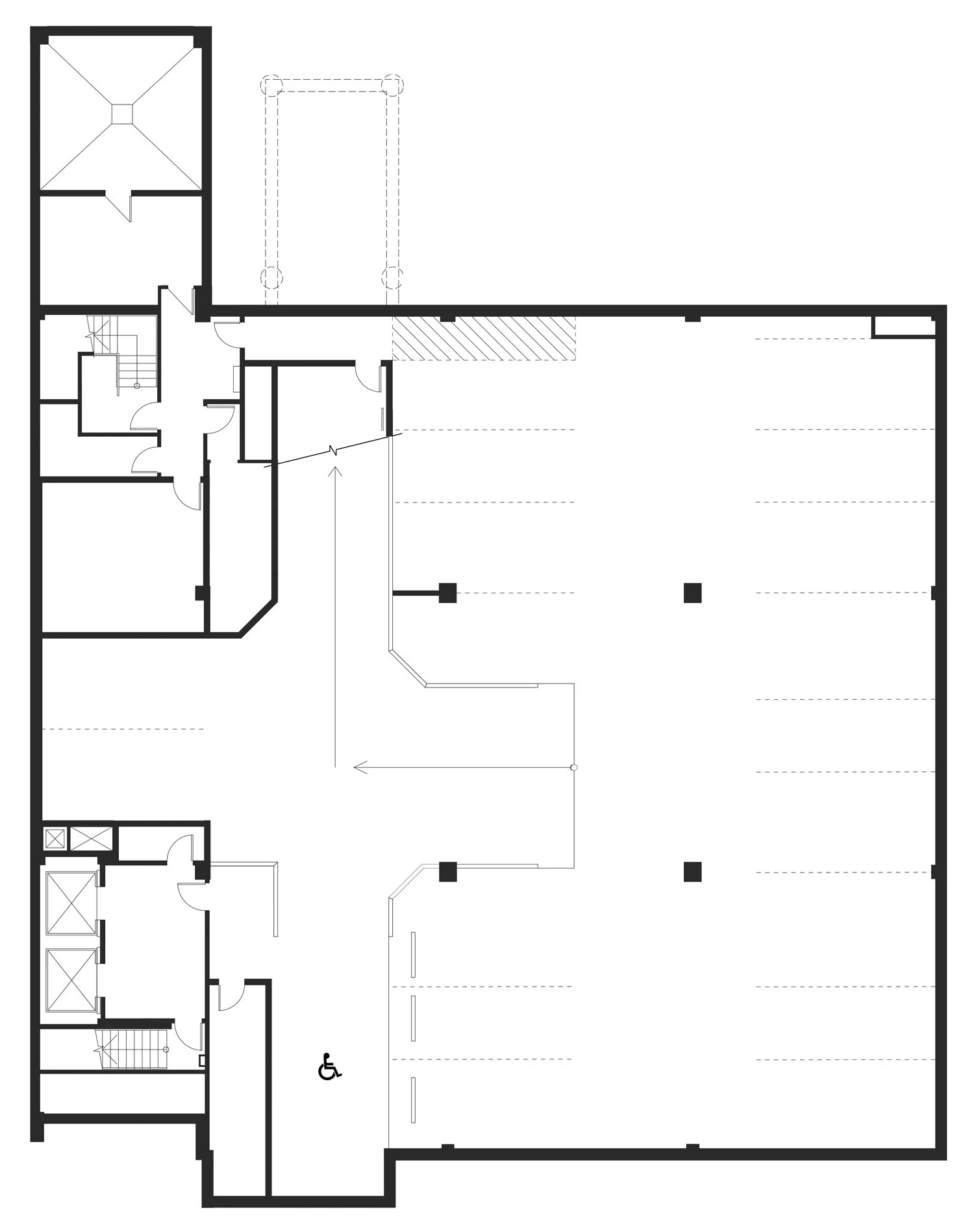 ….The basement was converted from office space to a parking garage. ..Le sous-sol, autrefois utilisé comme espace de bureaux, a été converti en stationnement. ….
