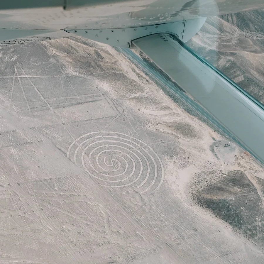 lignes-de-nazca-avion-thecheerfulist.jpg