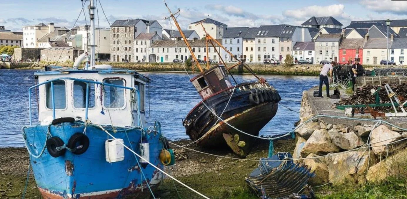 The harbor in Galway, Ireland:&nbsp;If the United States gets its way, corporate headquarters and thousands of jobs could be lost in Europe.Foto: Jan-Peter Boening / laif