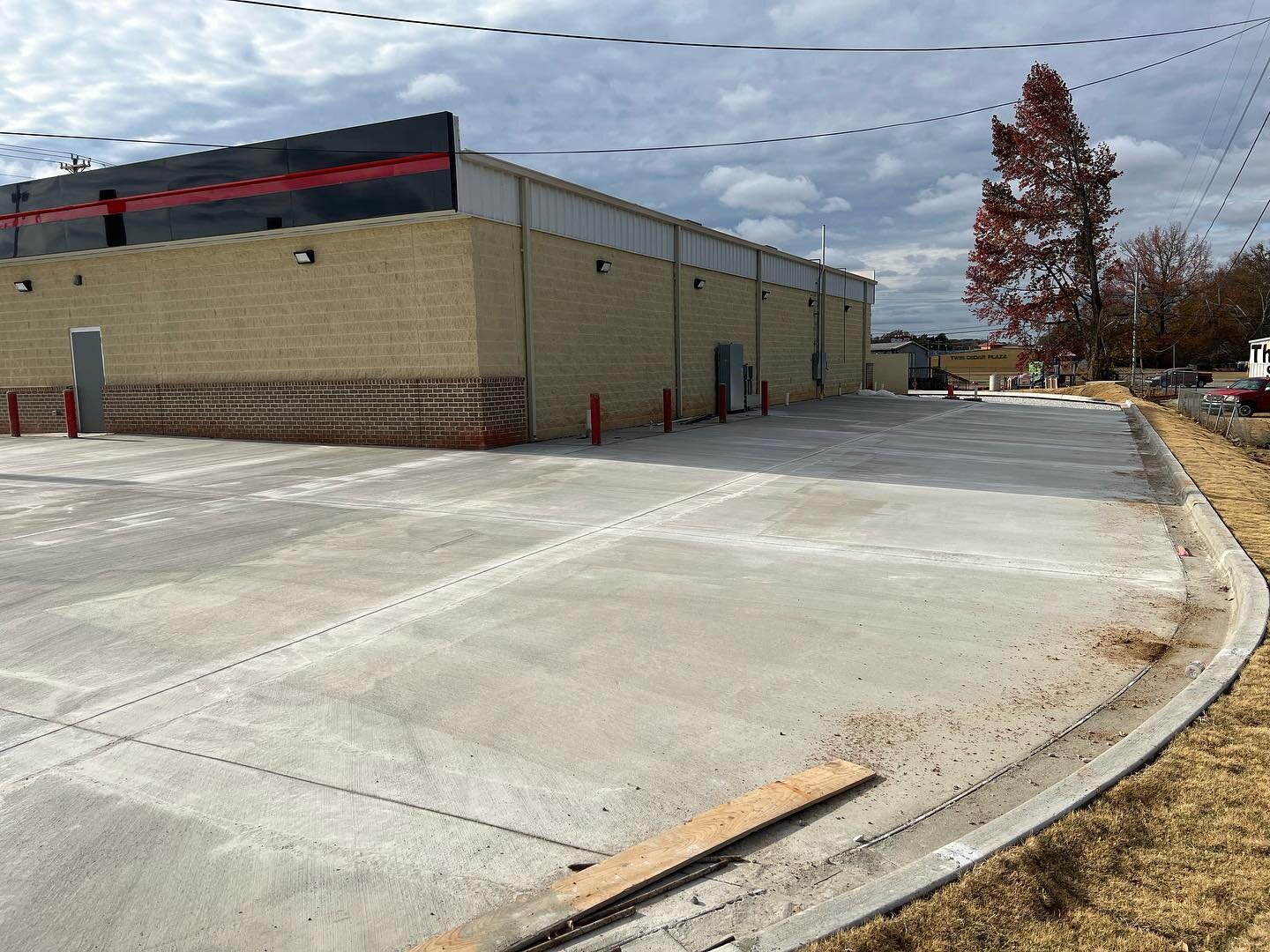 Priceville Petro - Paving Pour 1 - 8,500 SF - 160 yards