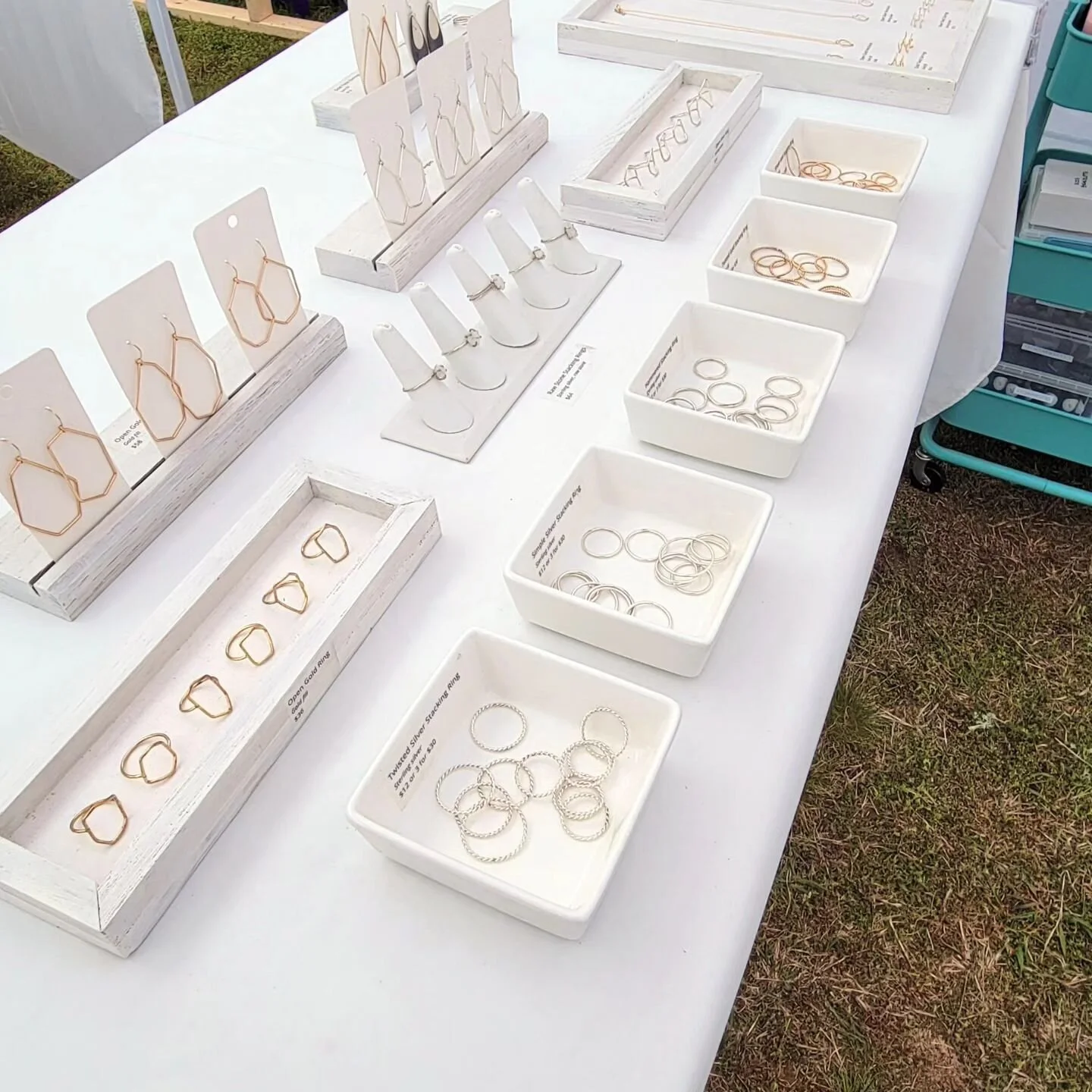 Despite the rain, day 1 of the Tulip Time Artisan Market was a huge success! It helps that I had an extra set of hands and some great company 😊 

I'll be here again today from 10am-5pm along with over 200 other vendors and some delicious food trucks