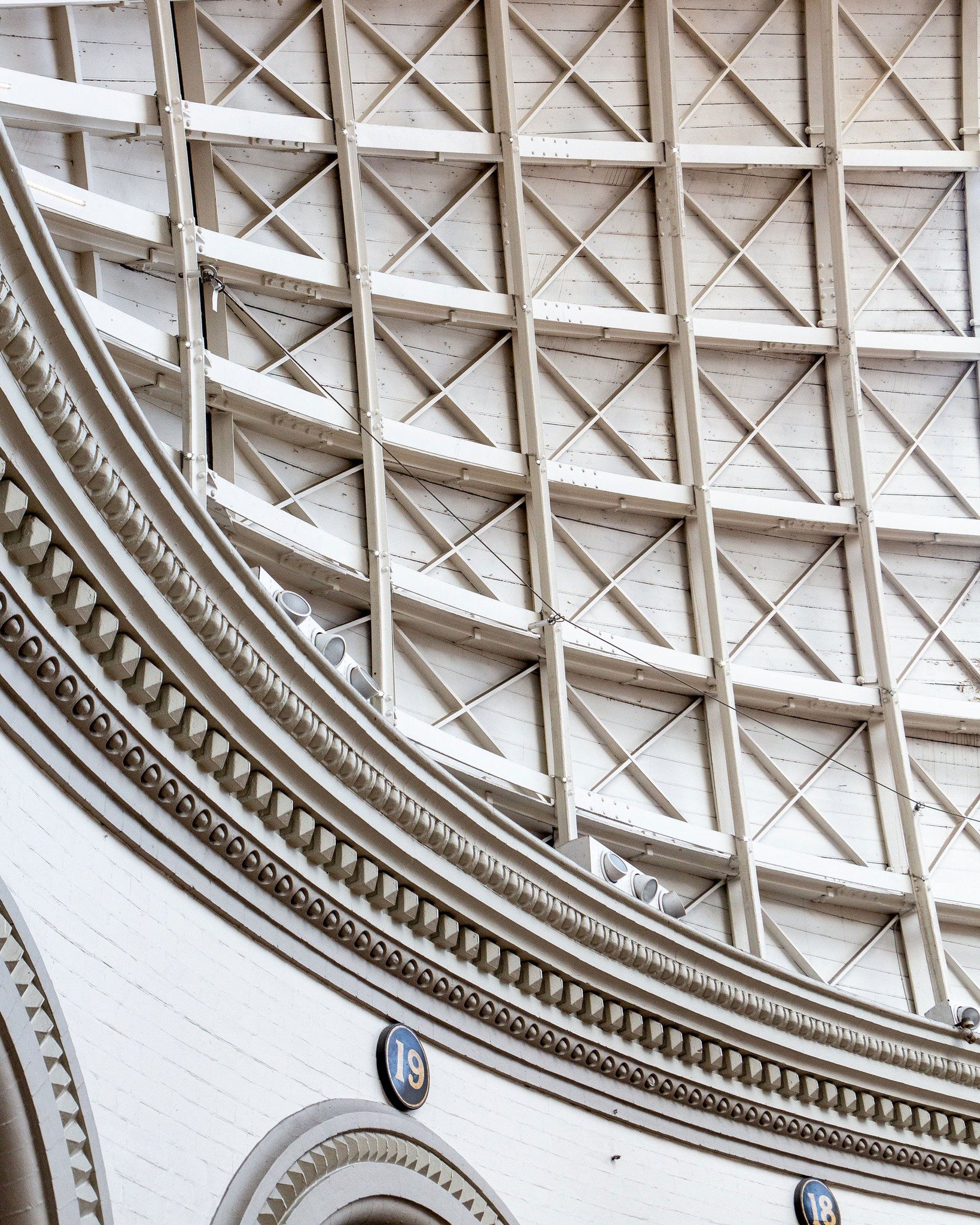 Under that beautiful domed ceiling we&rsquo;re home to&hellip;

✨ a self-care sanctuary @_studiodawn
🗝️ a vintage household goods store @goodsingeneralstore 
🧀 and award winning deli @thecheesylivingco

&hellip; to name but a few. 

Visit Leeds Cor
