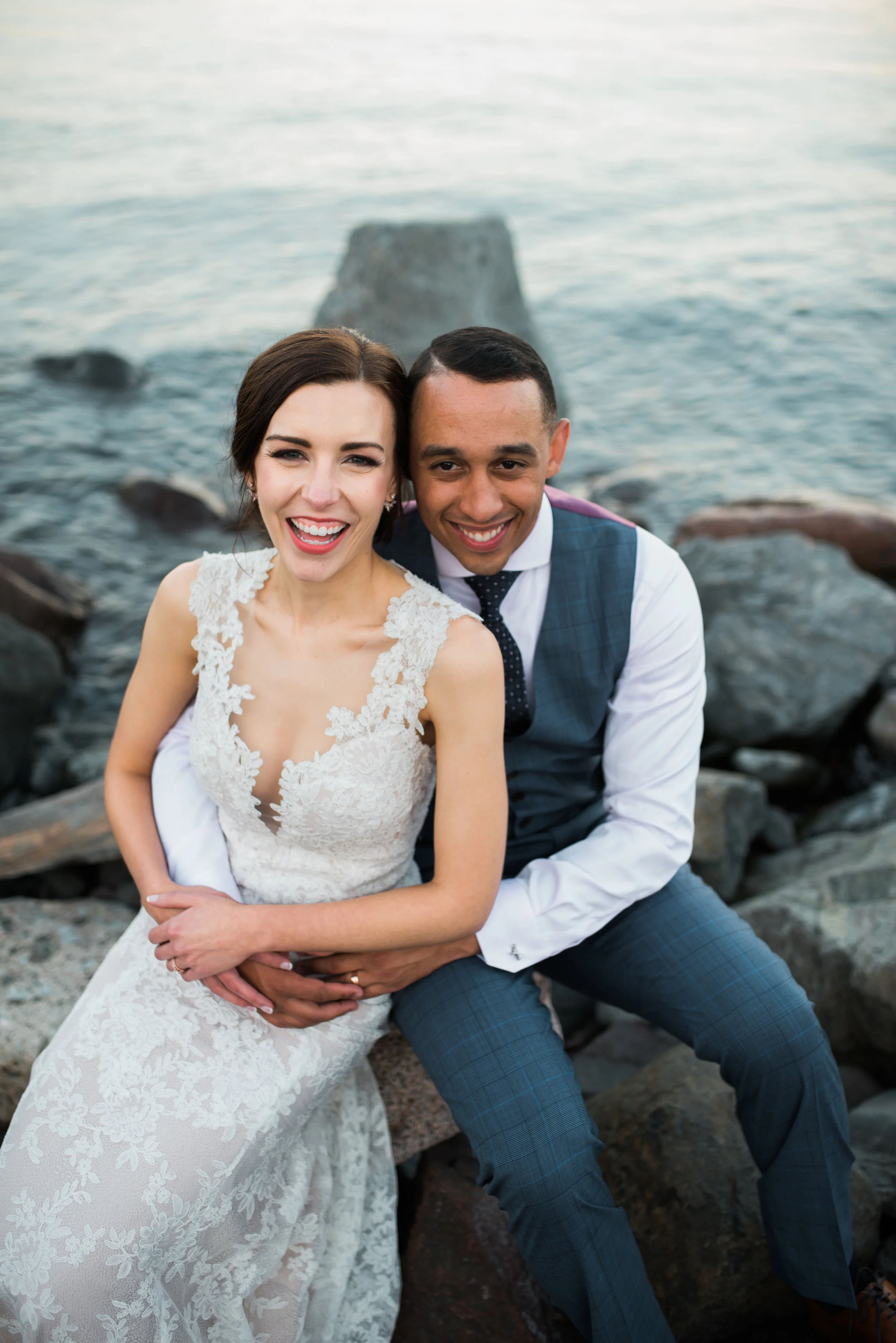 Greysolon_Duluth_Wedding_LakeWalk_Dibrell-404.jpg