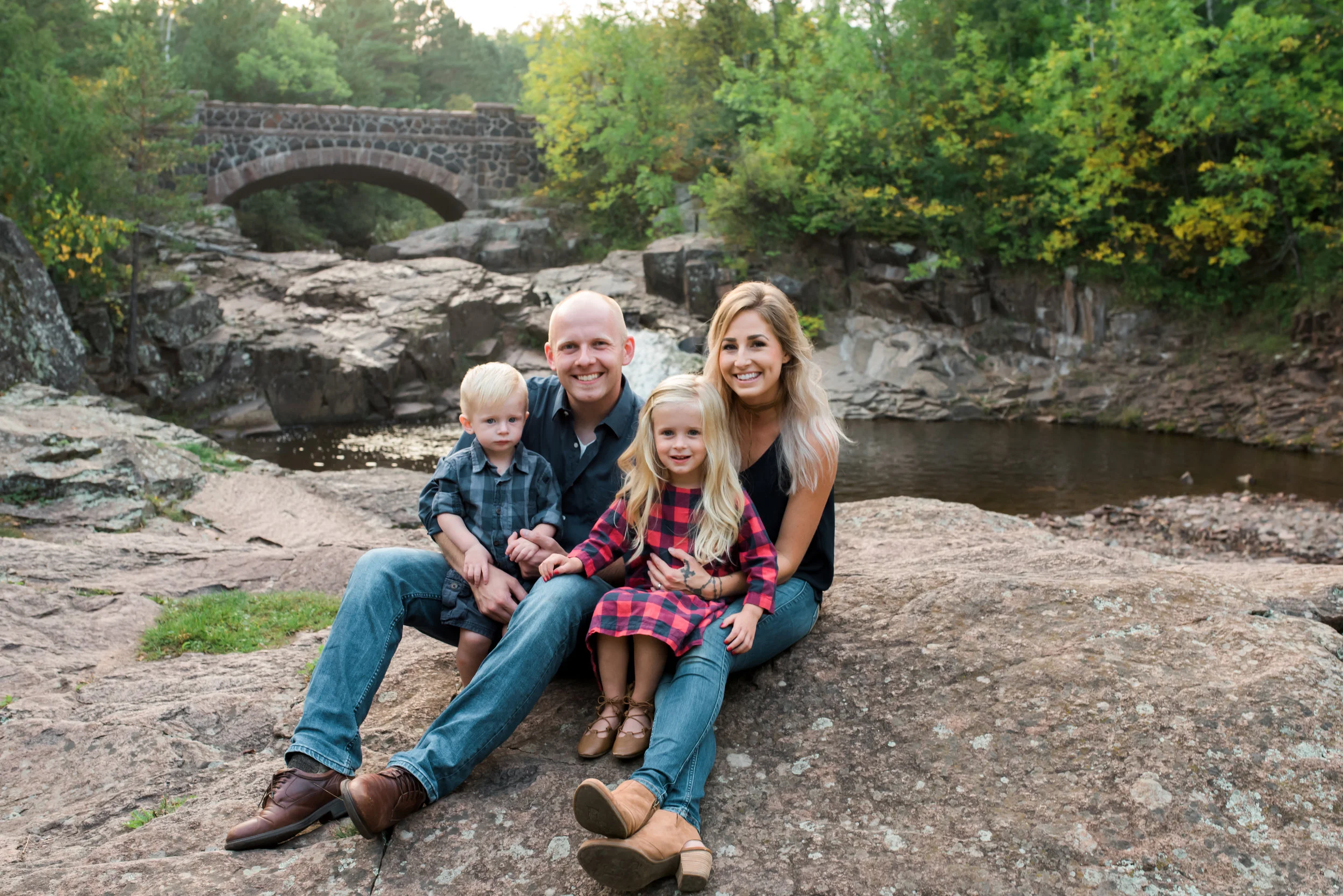 Fall_Family_Session_LesterPark_SevenBridgesRoad_Pohl-31.jpg