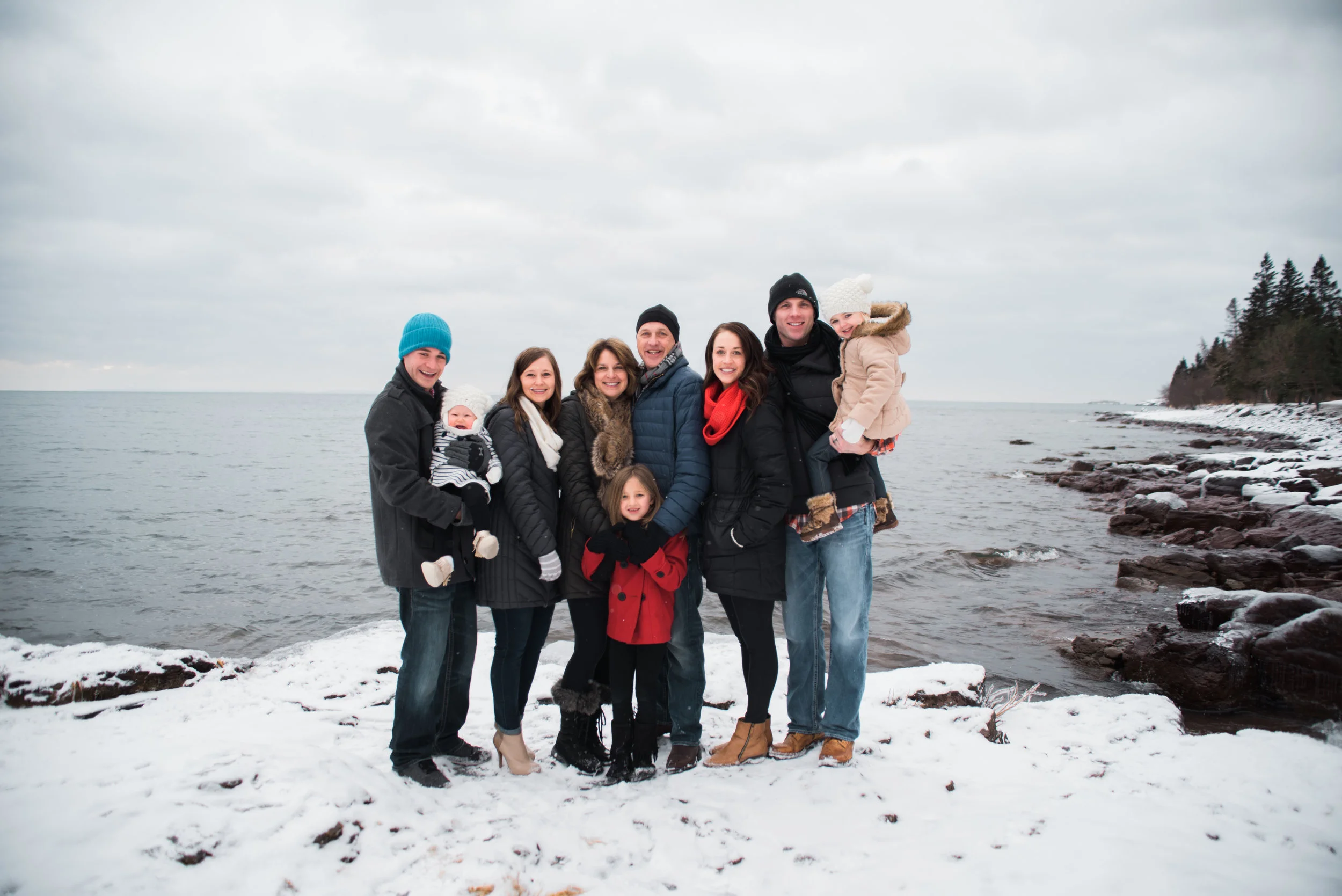 Holiday_extendedfamly_minisession_northshore_lakesuperior_larsmontcottages_Wolfefamily-42.jpg