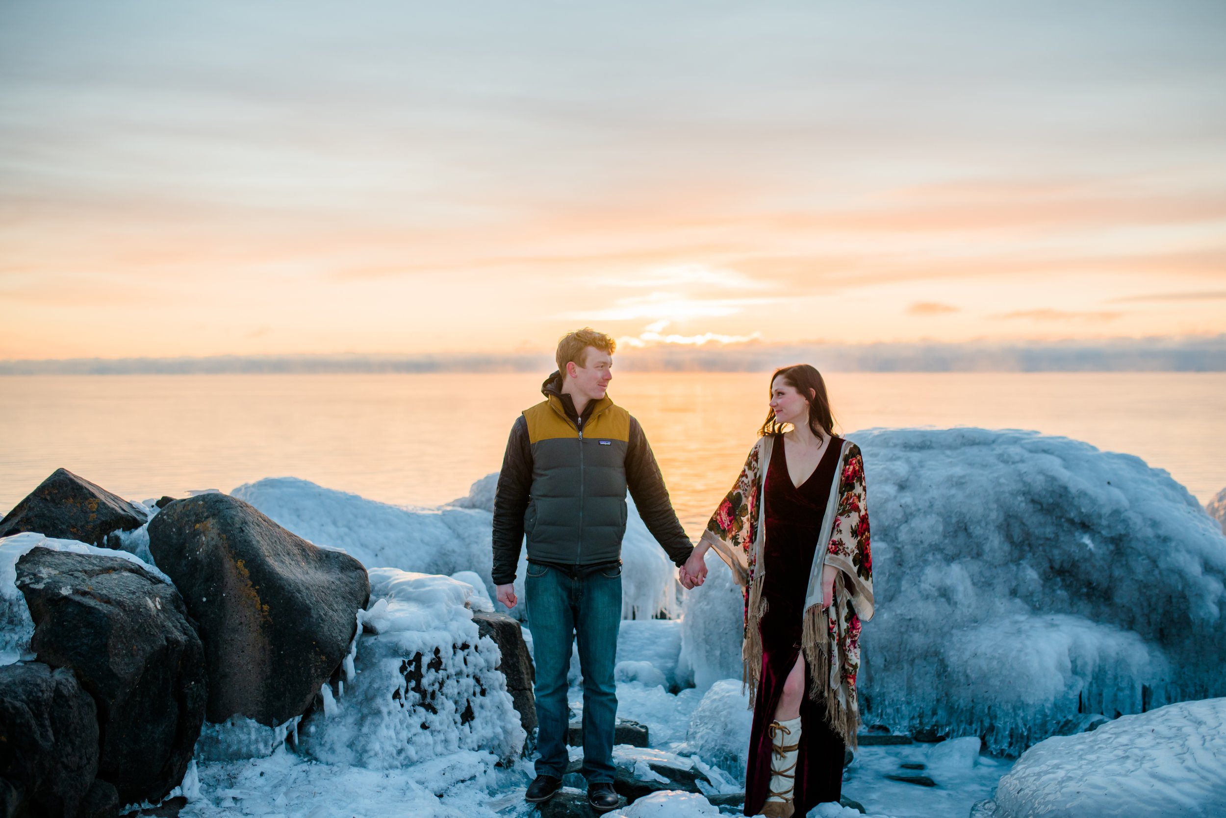 DuluthMinnesota_SunriseEngagementSession_LakeSuperior_BrightonBeach_KelseyBrendan-36.jpg