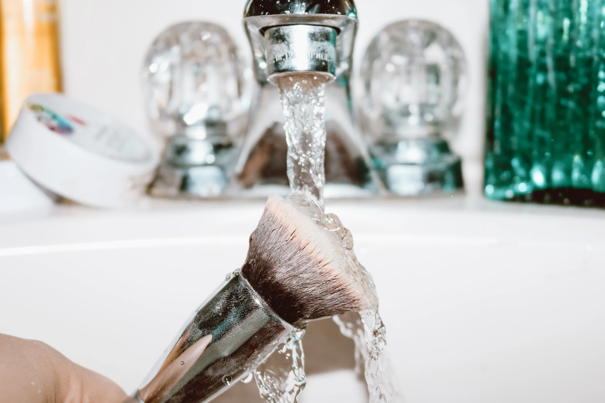 washing-makeup-brushes-7.jpg