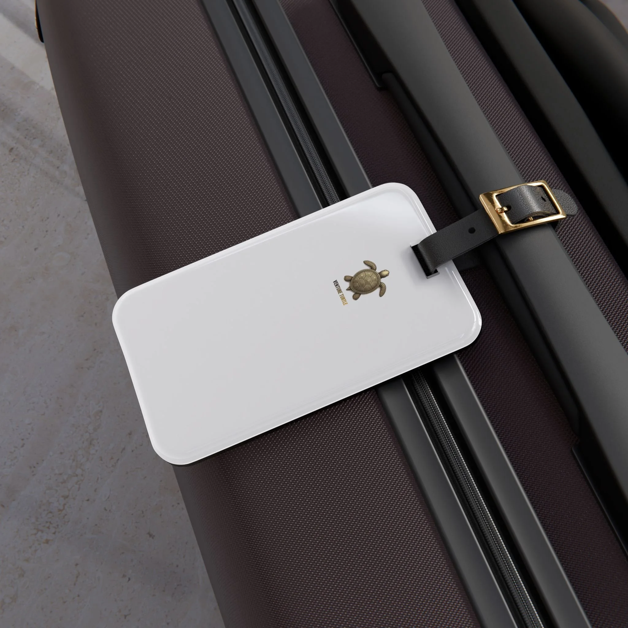 Venture Pearl & Gold Luggage Tag
