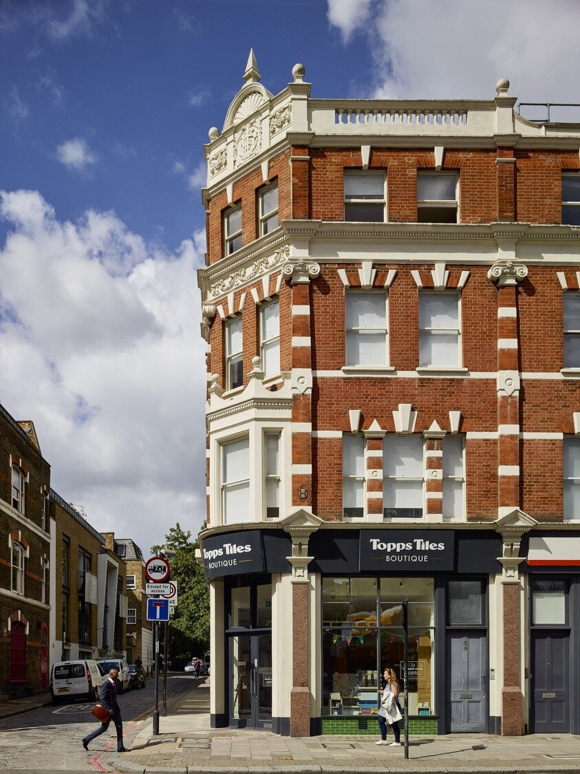 The intact ‘mirror image’ of number 168 Upper Street