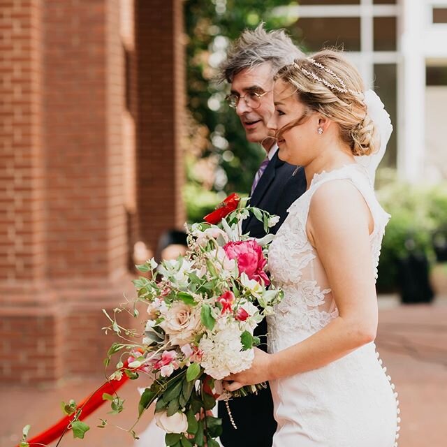 Father appreciated continued 💛💛 #liltflorals 
Photography @alyssarosephotog