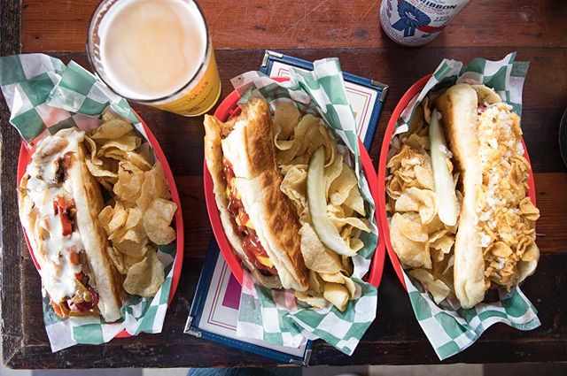 Nothing says Memorial Day like hot dogs and cold beer! 🌭🍻