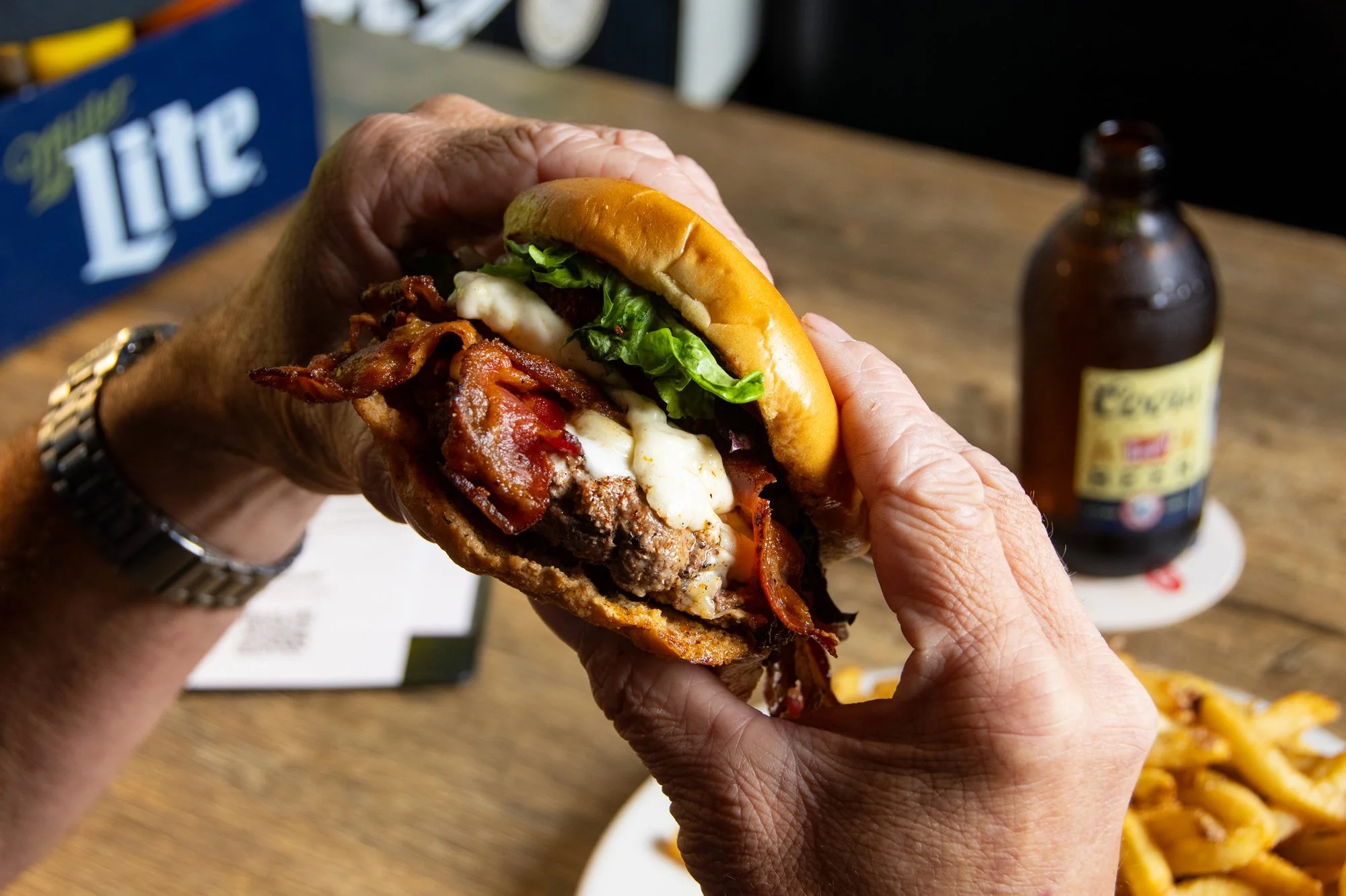 fMoe's BLT Burger ARS 04.jpg