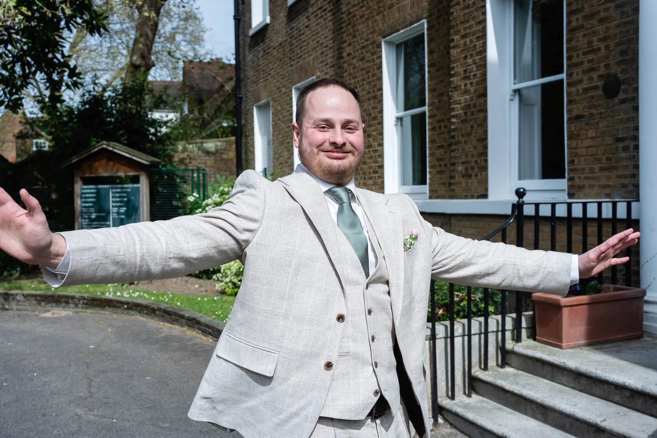 004-enfield-register-office-ridings-theobalds-estate-cheshunt-wedding-photographer.jpg