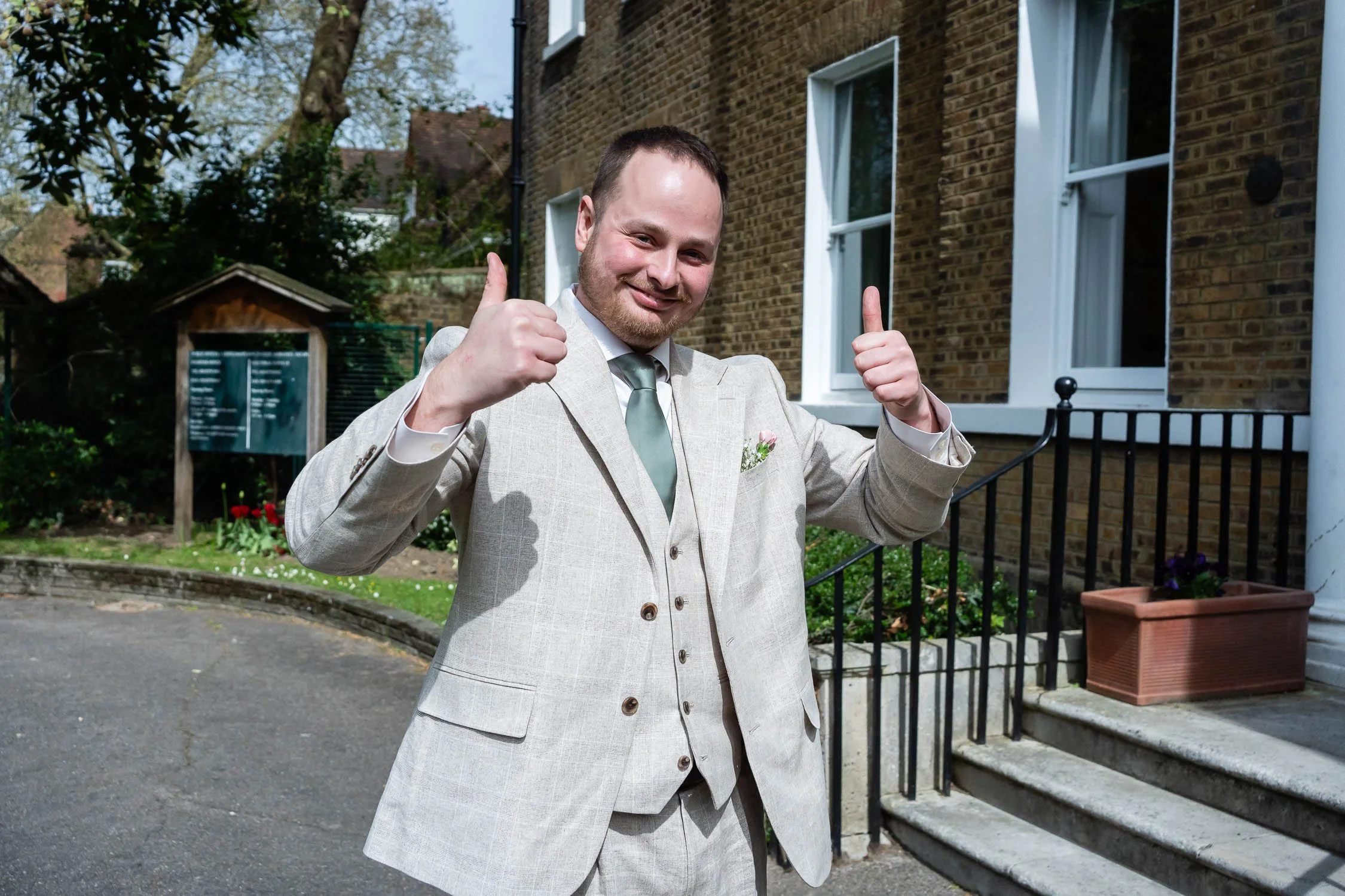 005-enfield-register-office-ridings-theobalds-estate-cheshunt-wedding-photographer.jpg