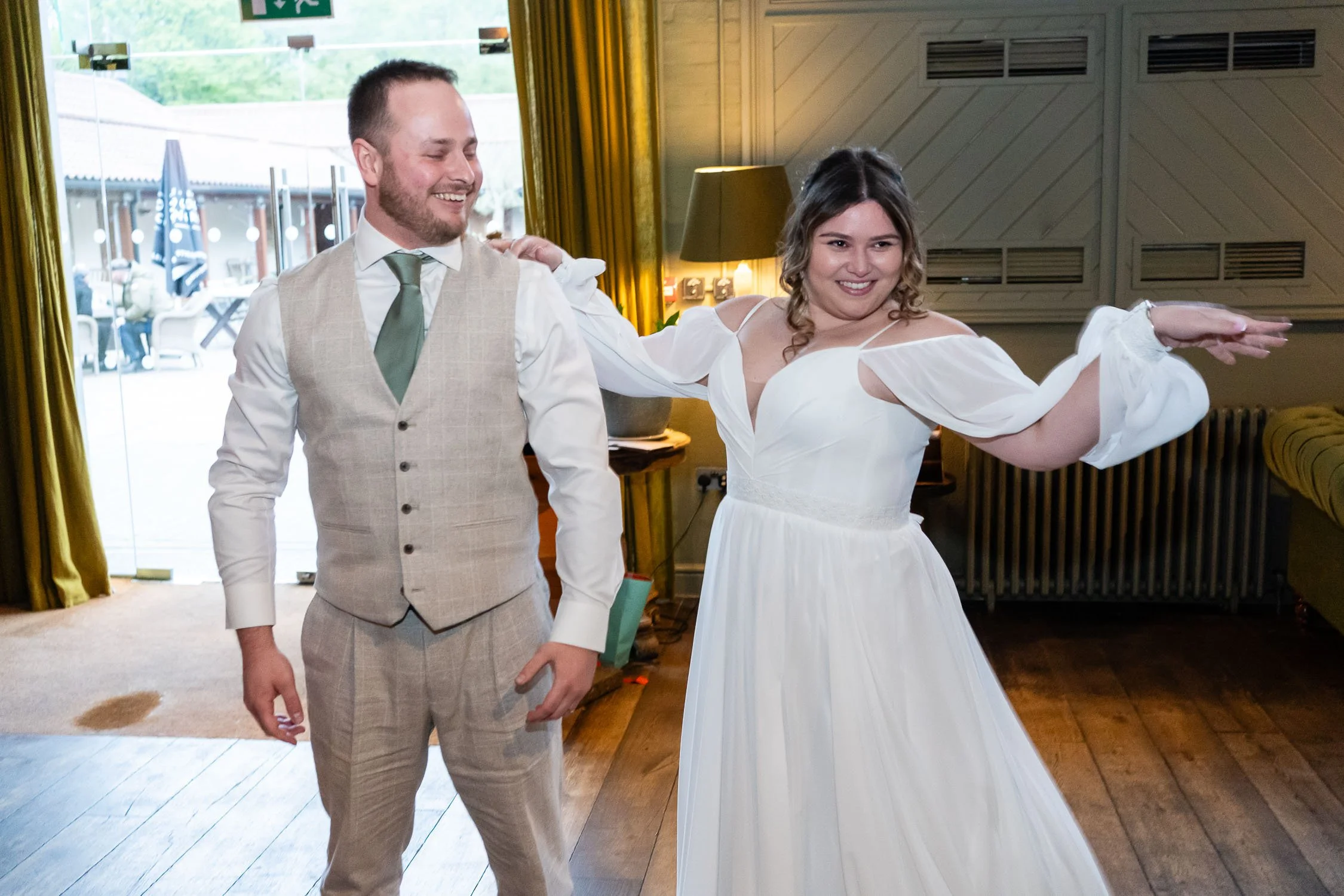352-enfield-register-office-ridings-theobalds-estate-cheshunt-wedding-photographer.jpg