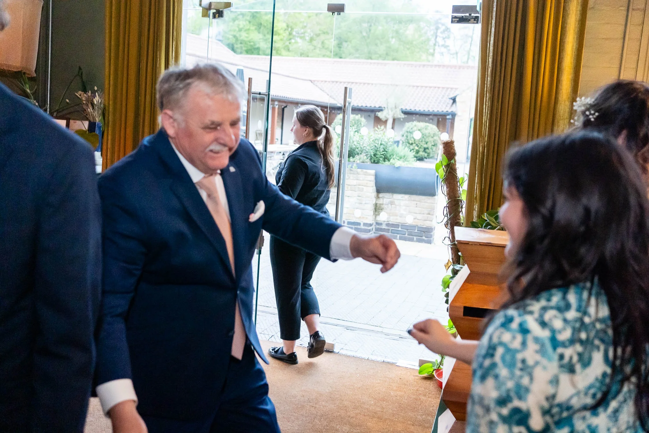 373-enfield-register-office-ridings-theobalds-estate-cheshunt-wedding-photographer.jpg
