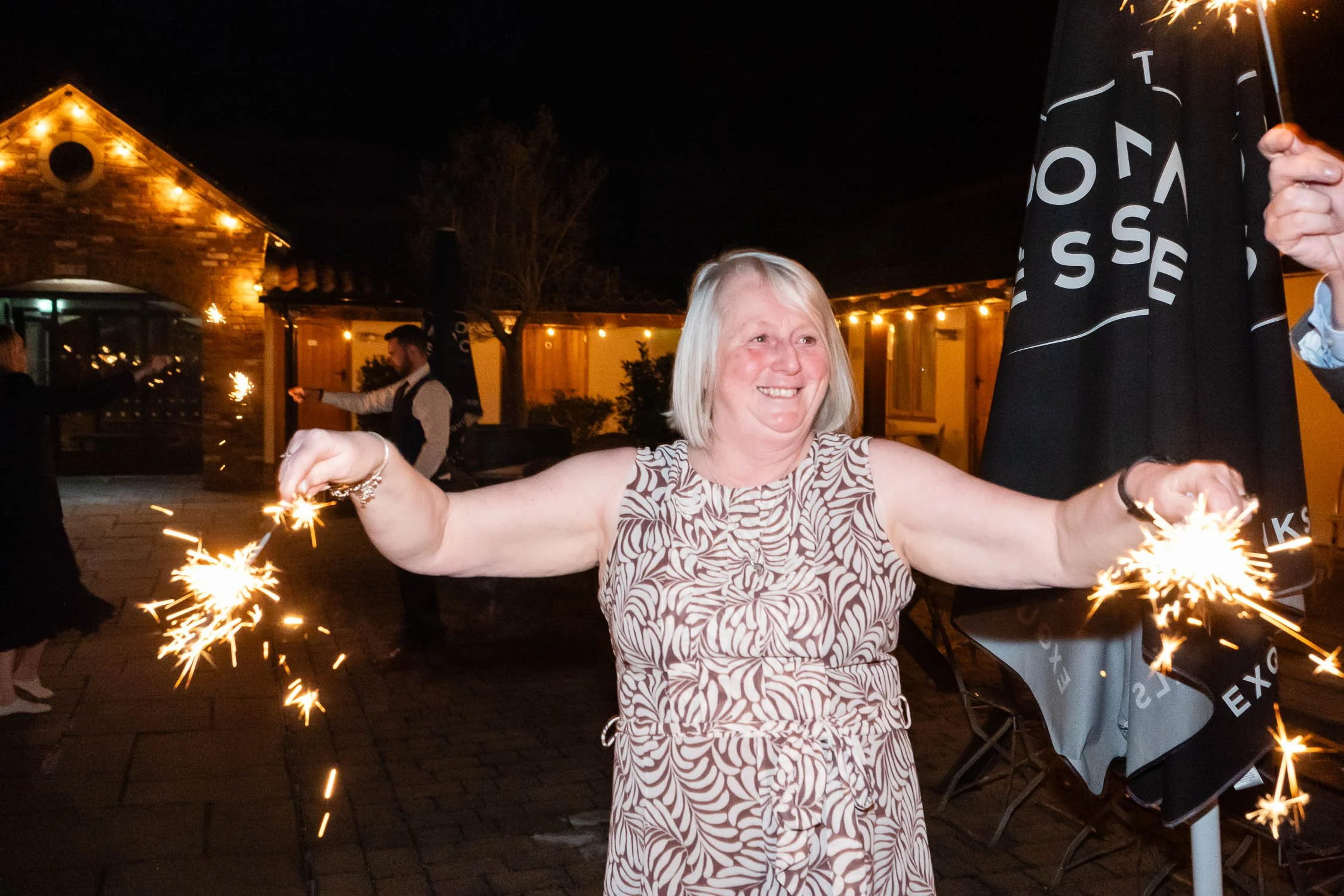 430-enfield-register-office-ridings-theobalds-estate-cheshunt-wedding-photographer.jpg