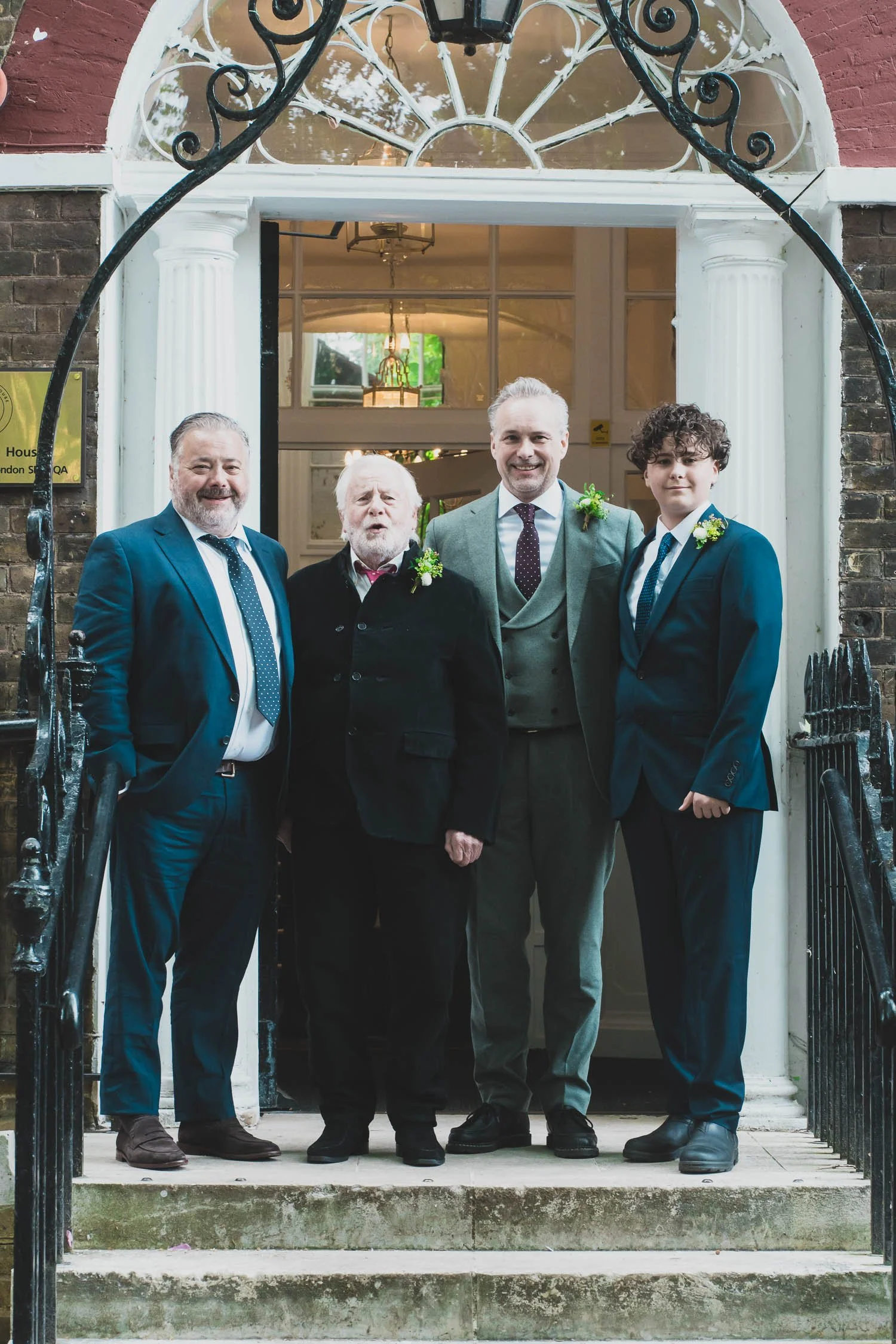 009-southwark-register-office-cutty-sark-pub-greenwich-wedding-photographer-london.jpg