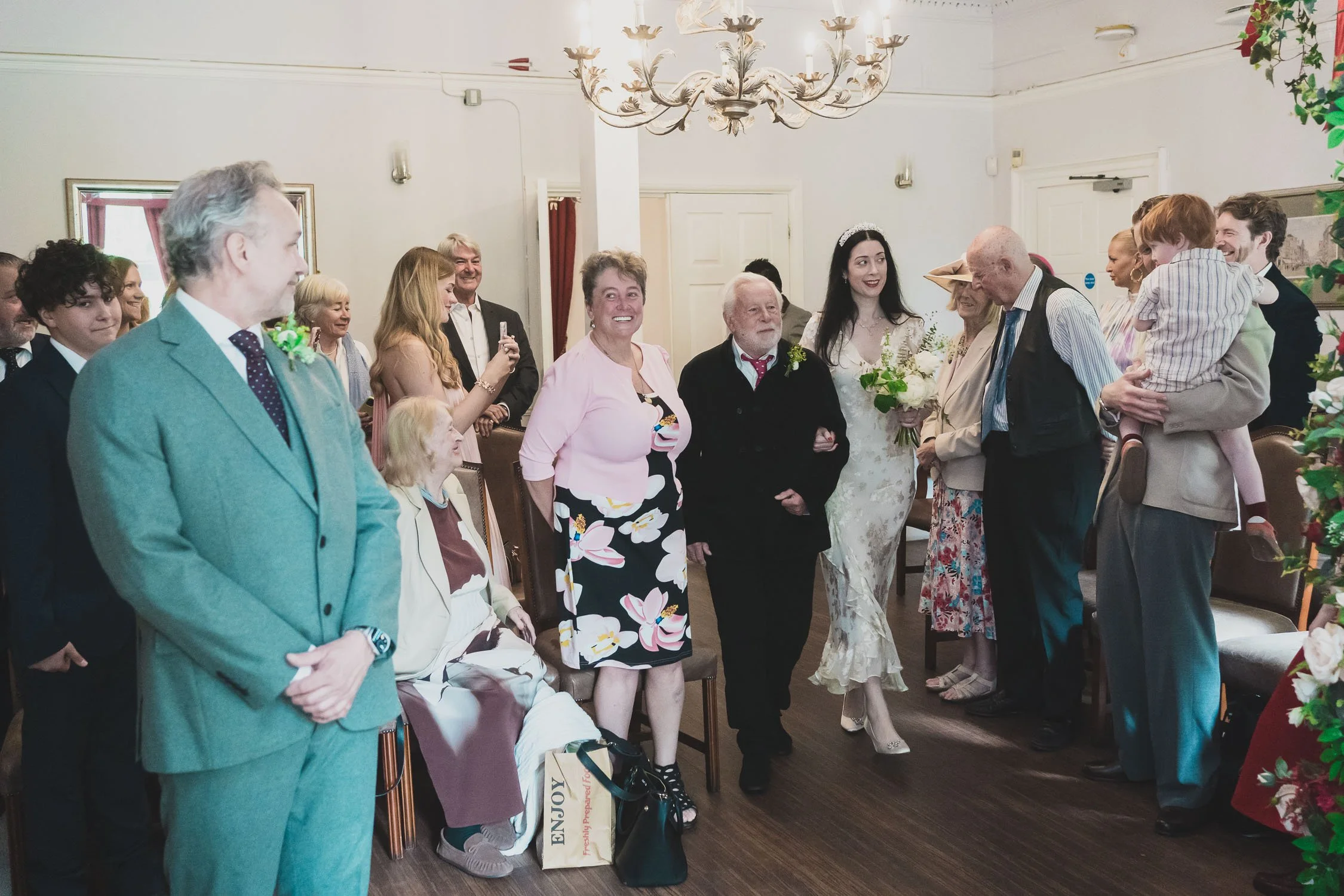 055-southwark-register-office-cutty-sark-pub-greenwich-wedding-photographer-london.jpg