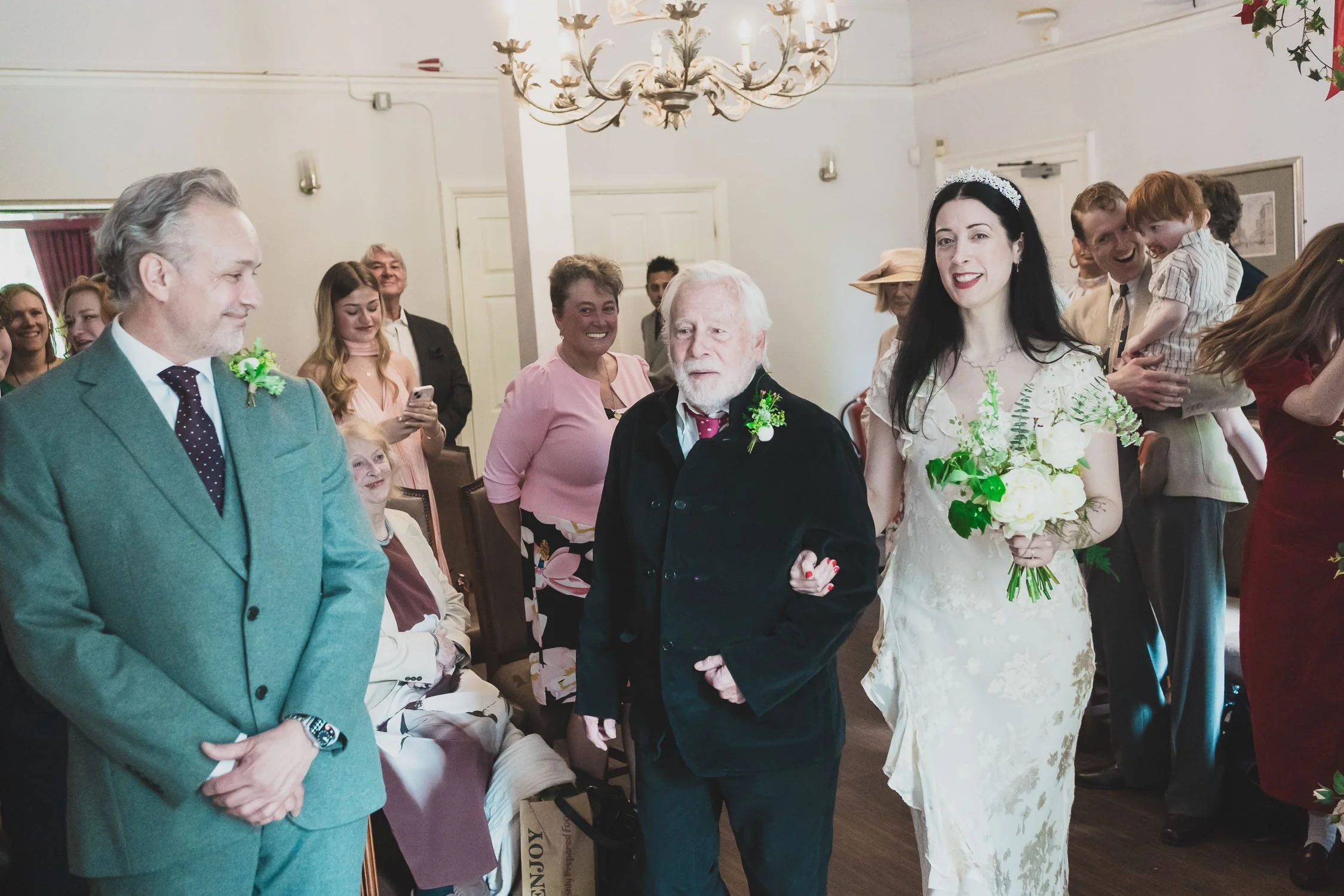 057-southwark-register-office-cutty-sark-pub-greenwich-wedding-photographer-london.jpg