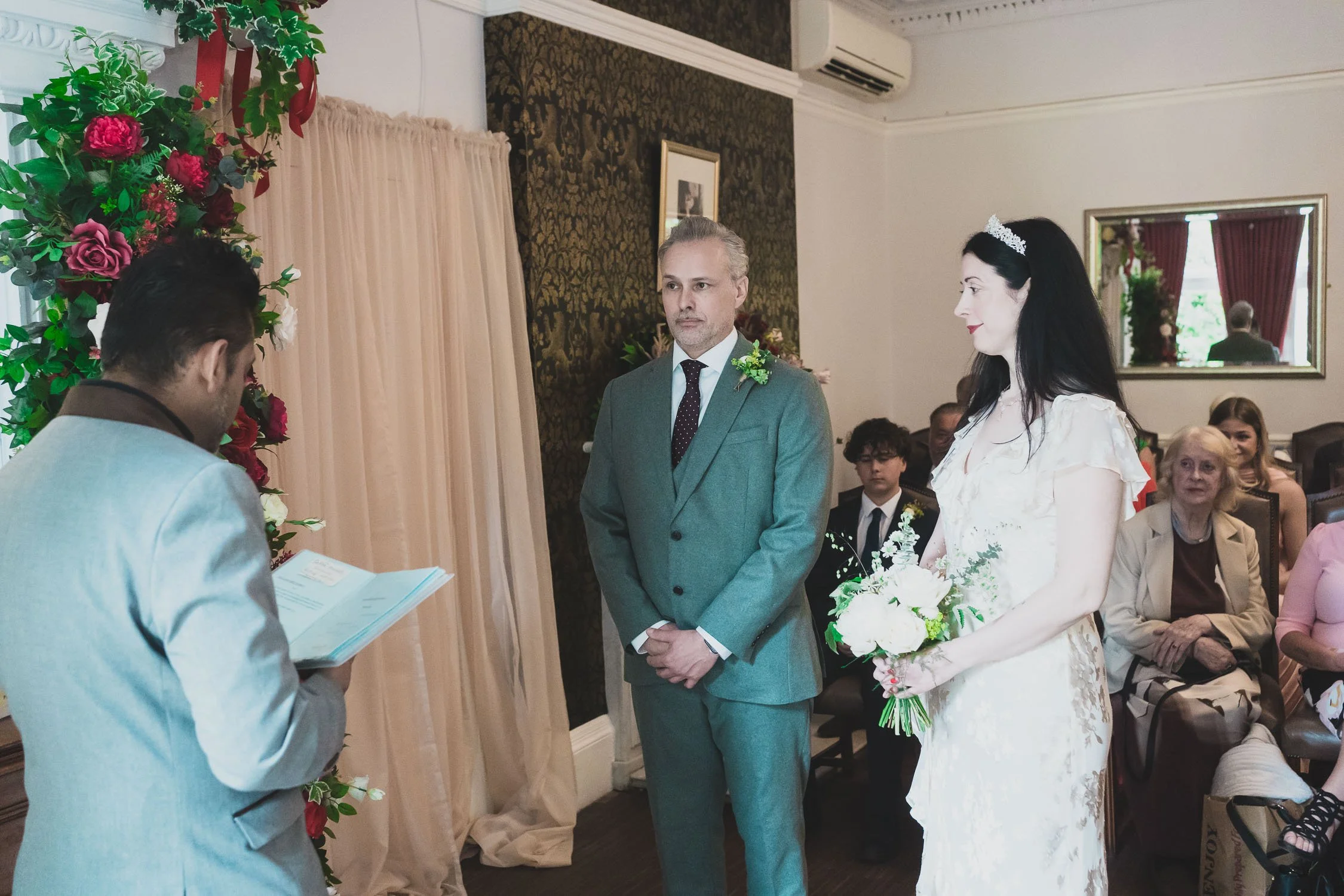 067-southwark-register-office-cutty-sark-pub-greenwich-wedding-photographer-london.jpg