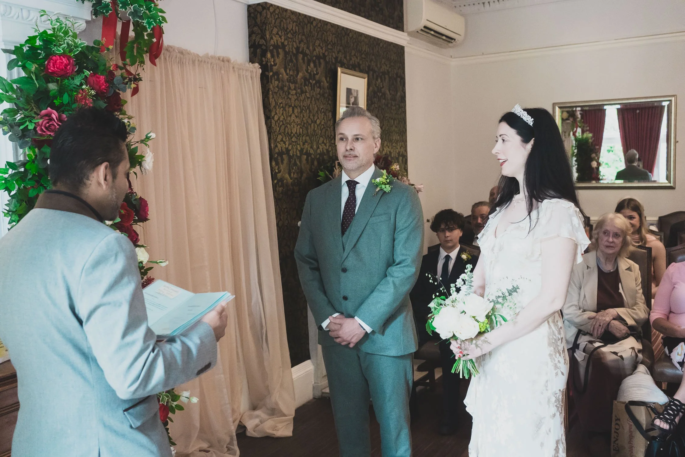 068-southwark-register-office-cutty-sark-pub-greenwich-wedding-photographer-london.jpg