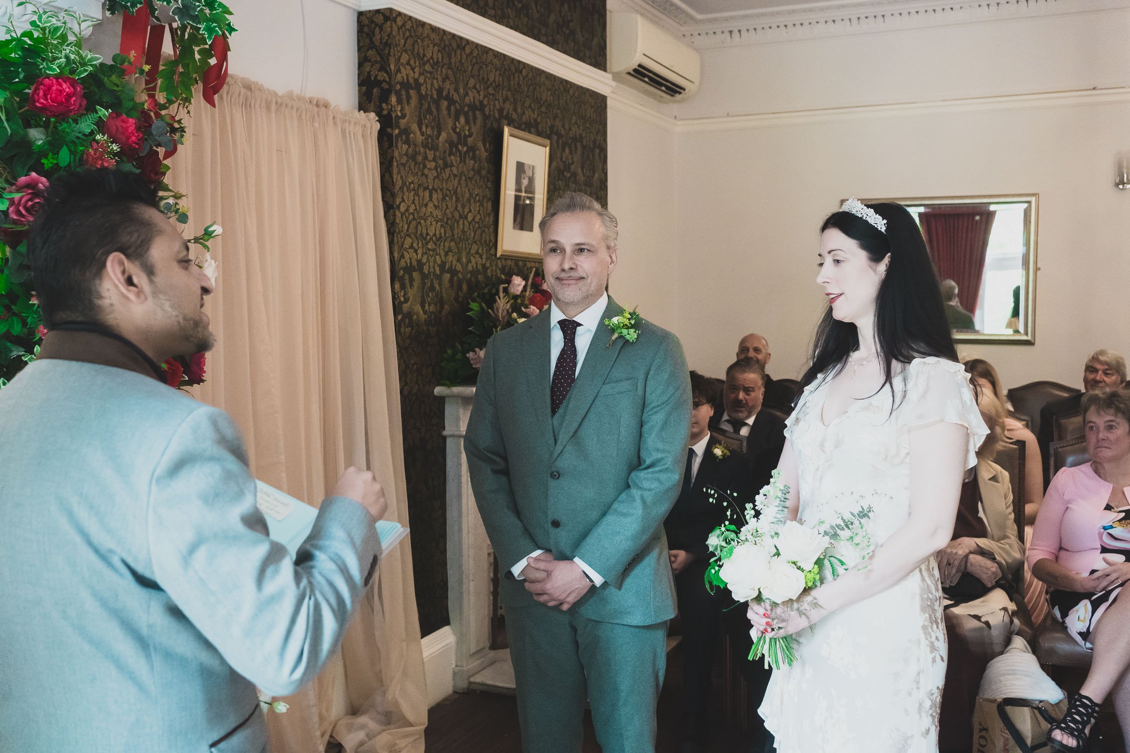 070-southwark-register-office-cutty-sark-pub-greenwich-wedding-photographer-london.jpg